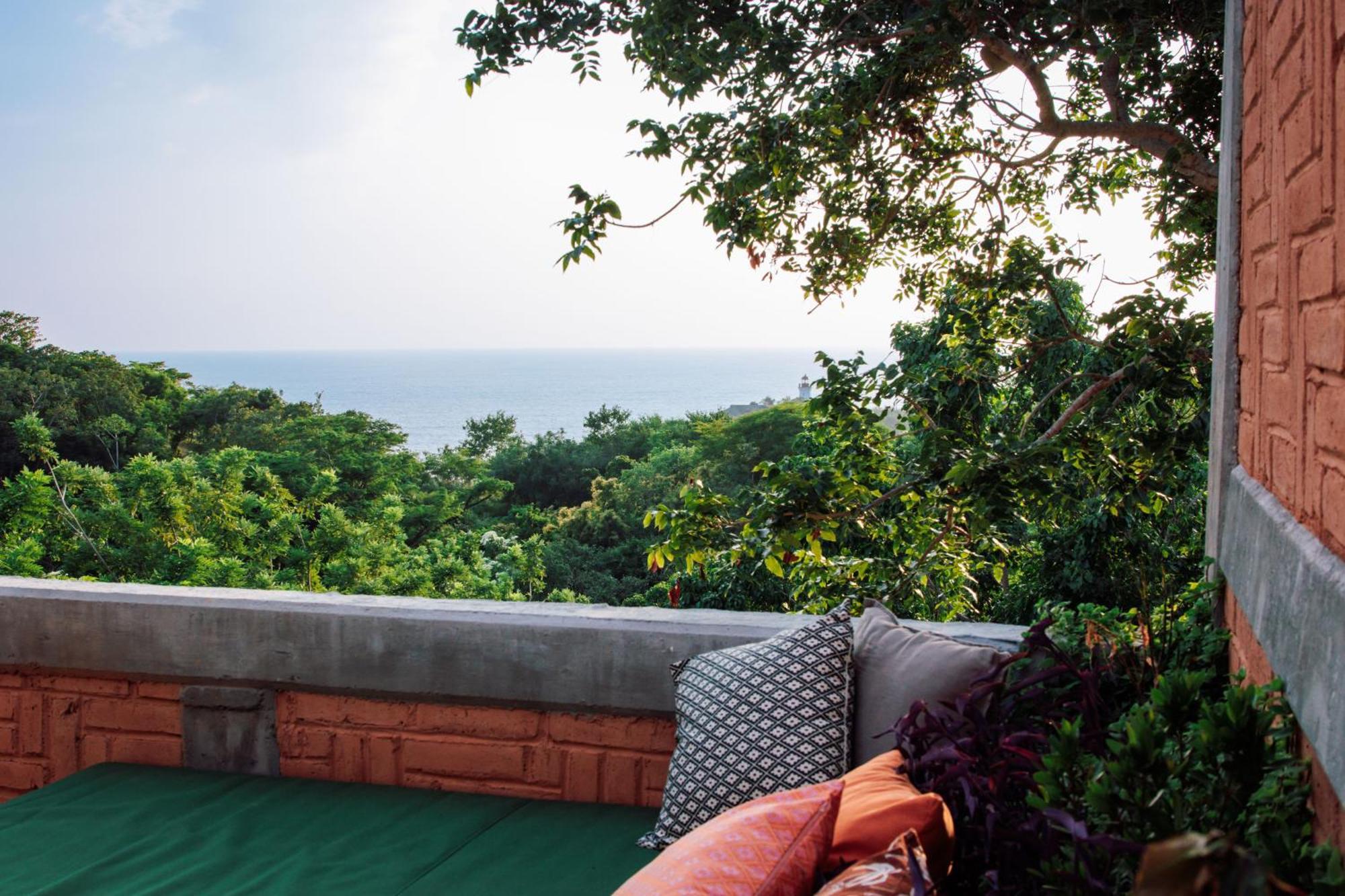 Casa Coyote, 6 Bedrooms With Ocean View & Pool Villa