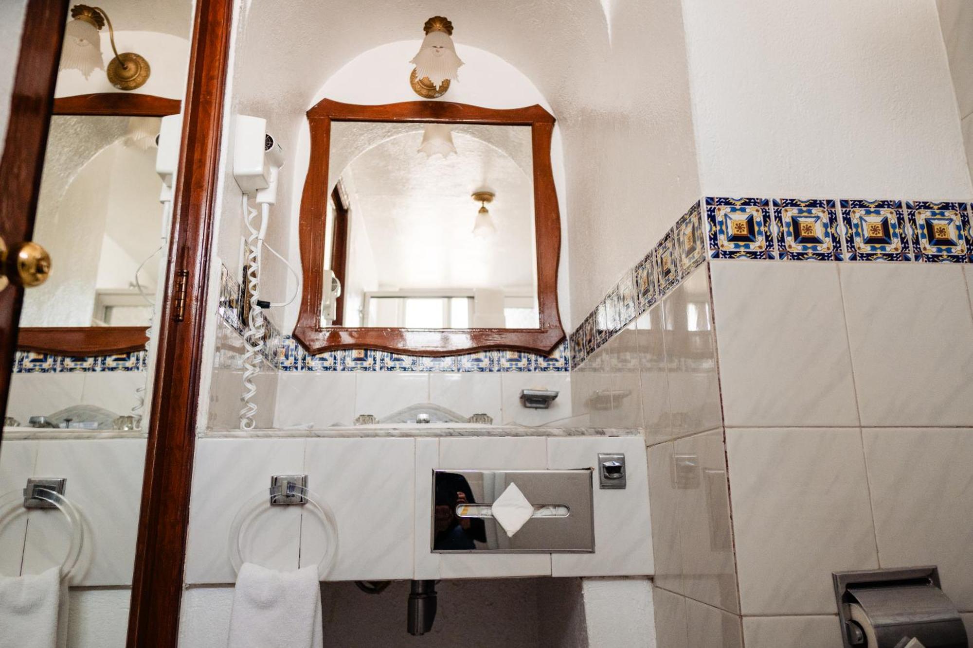Del Angel, Hotel 3*