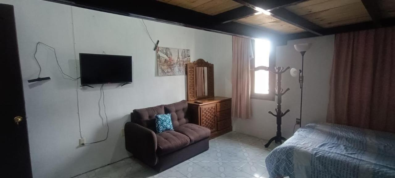 Casa De Liz Homestay *
