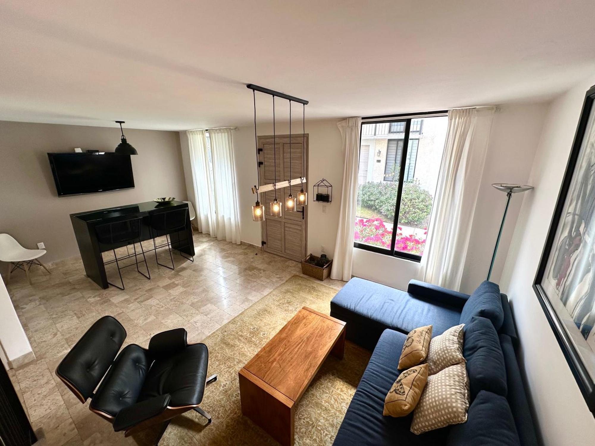 3bedrooms-5 Min Downtown-wifi-pool-jacuzzi-parking Holiday home *
