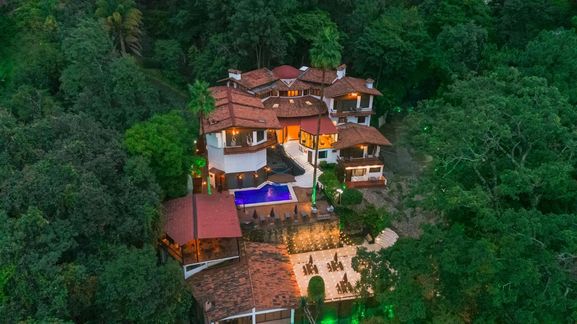 Botaniq Boutique Hotel