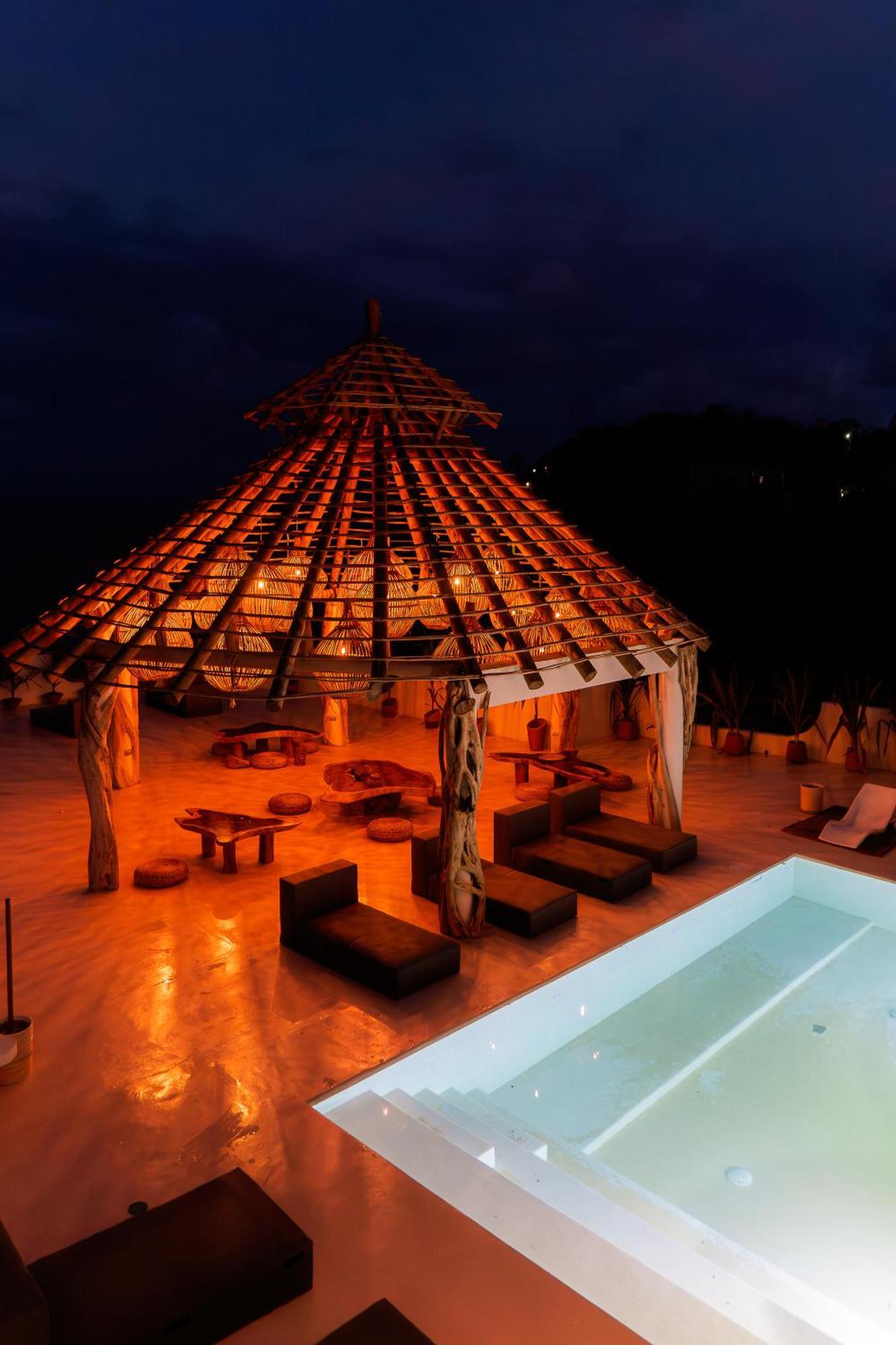Xeno Boutique Hotel 4*