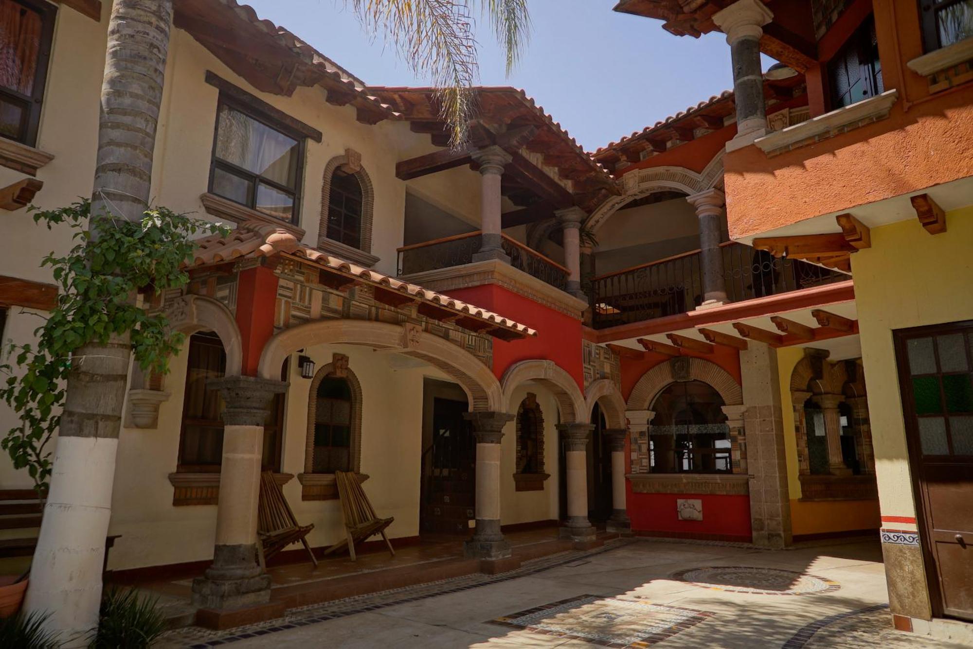 San Miguel Hotel *