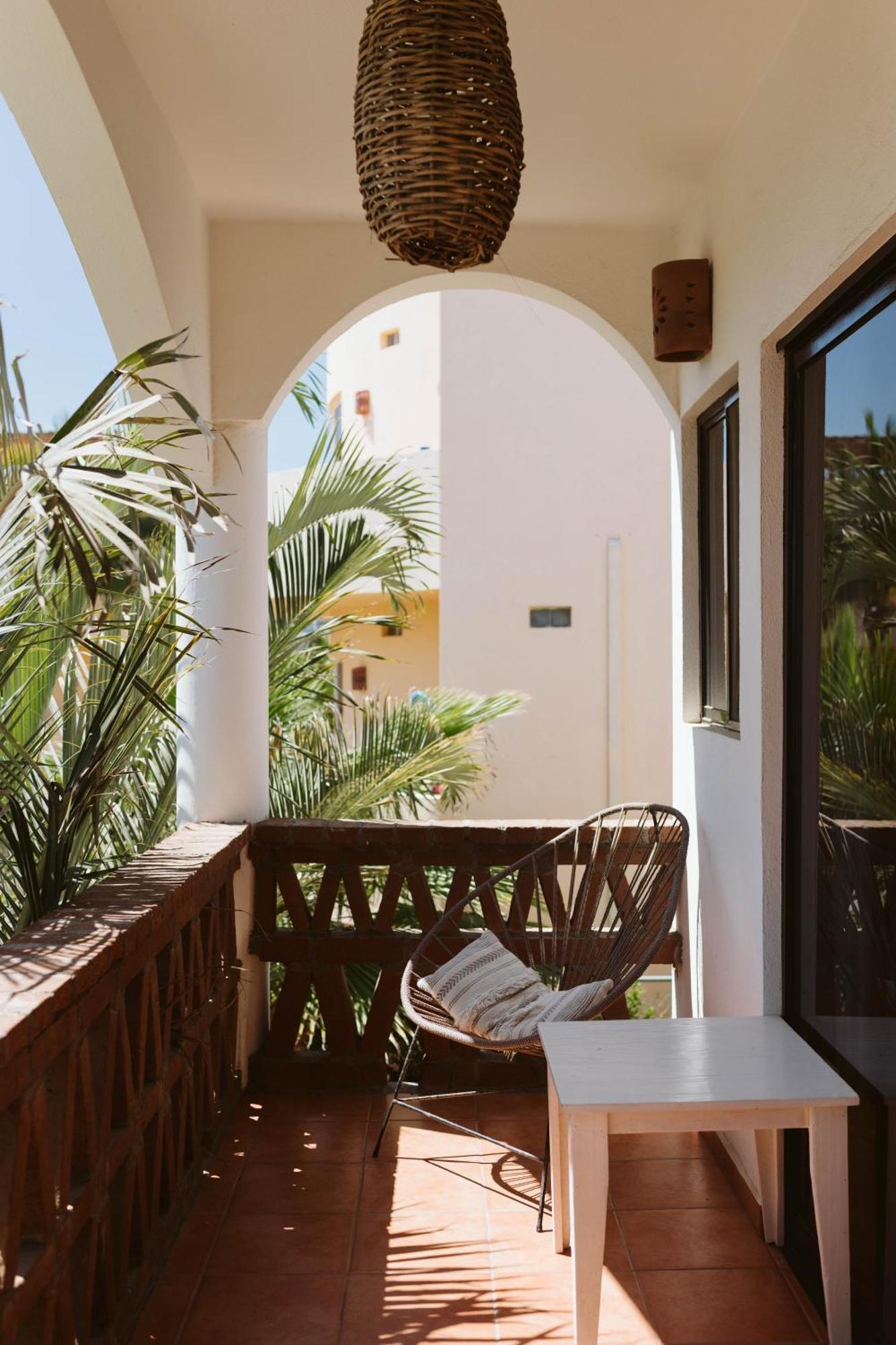 Olas De Cerritos Aparthotel