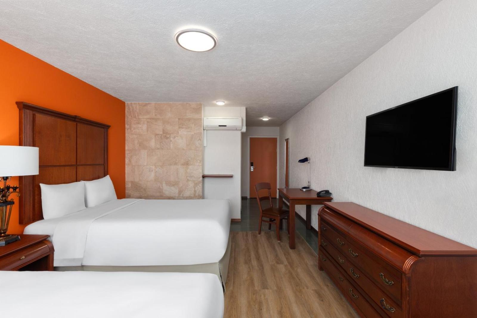 Hotel Howard Johnson By Wyndham Toluca