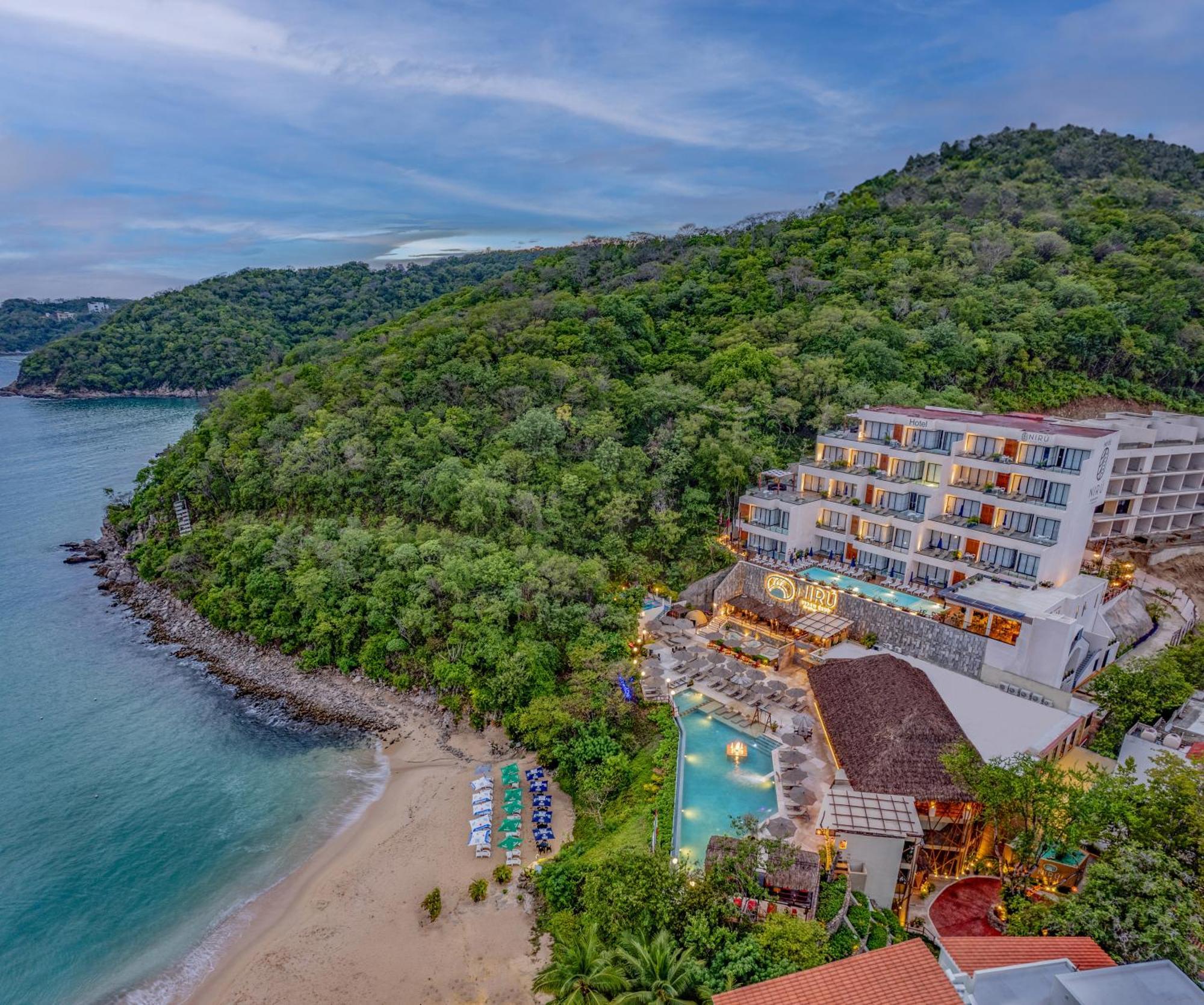 Hotel Niru Ocean By Binniguenda 4*
