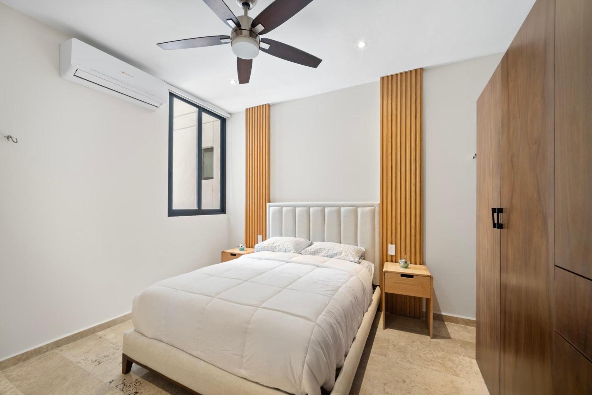 Siela 4 Bedroom Beachfront Apartment *
