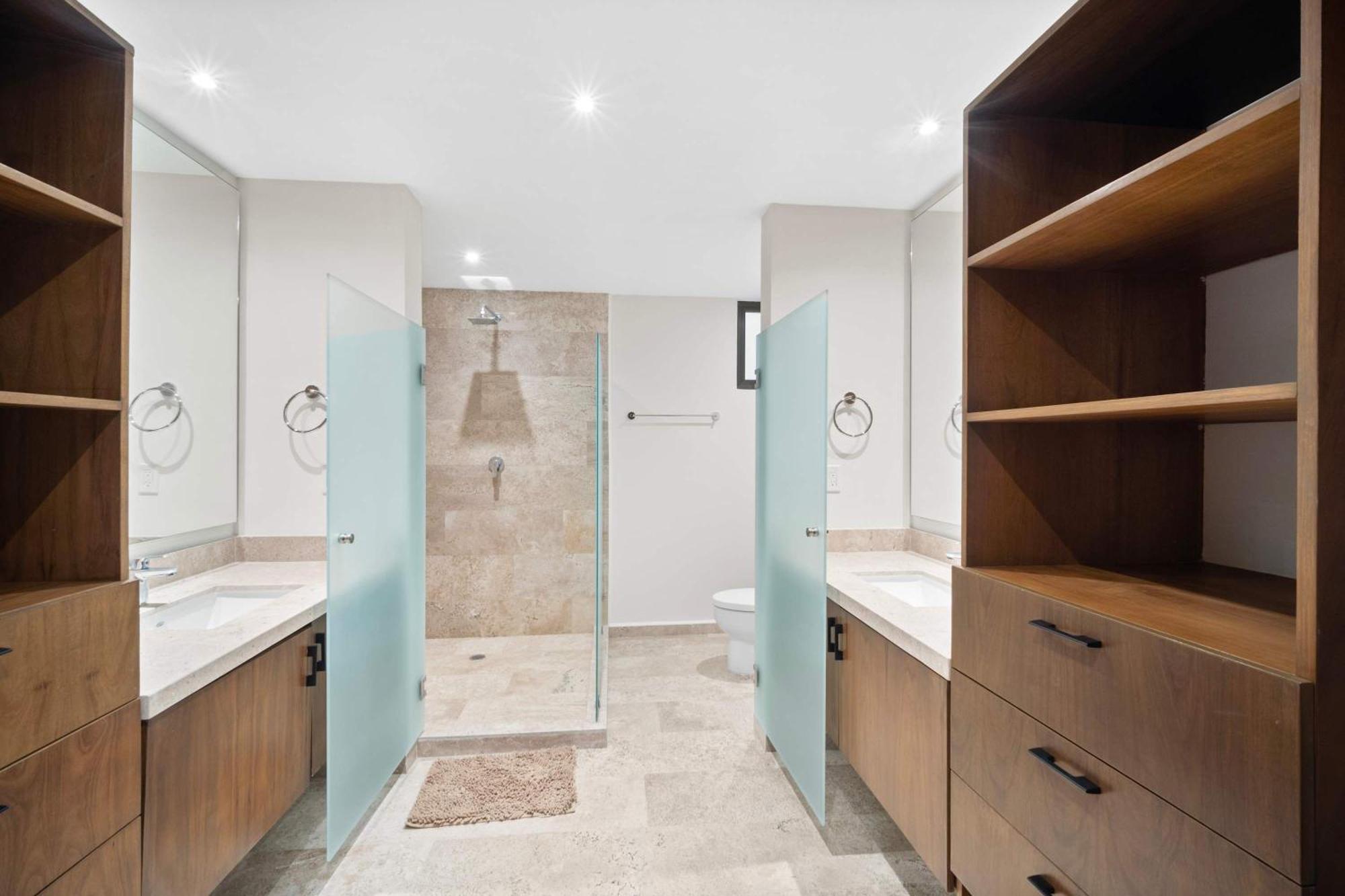 Siela 4 Bedroom Beachfront San Bruno