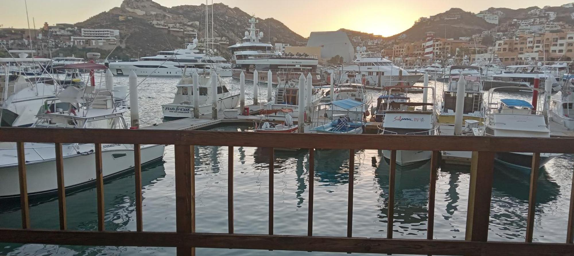 Cabo Js Harbour Resort *