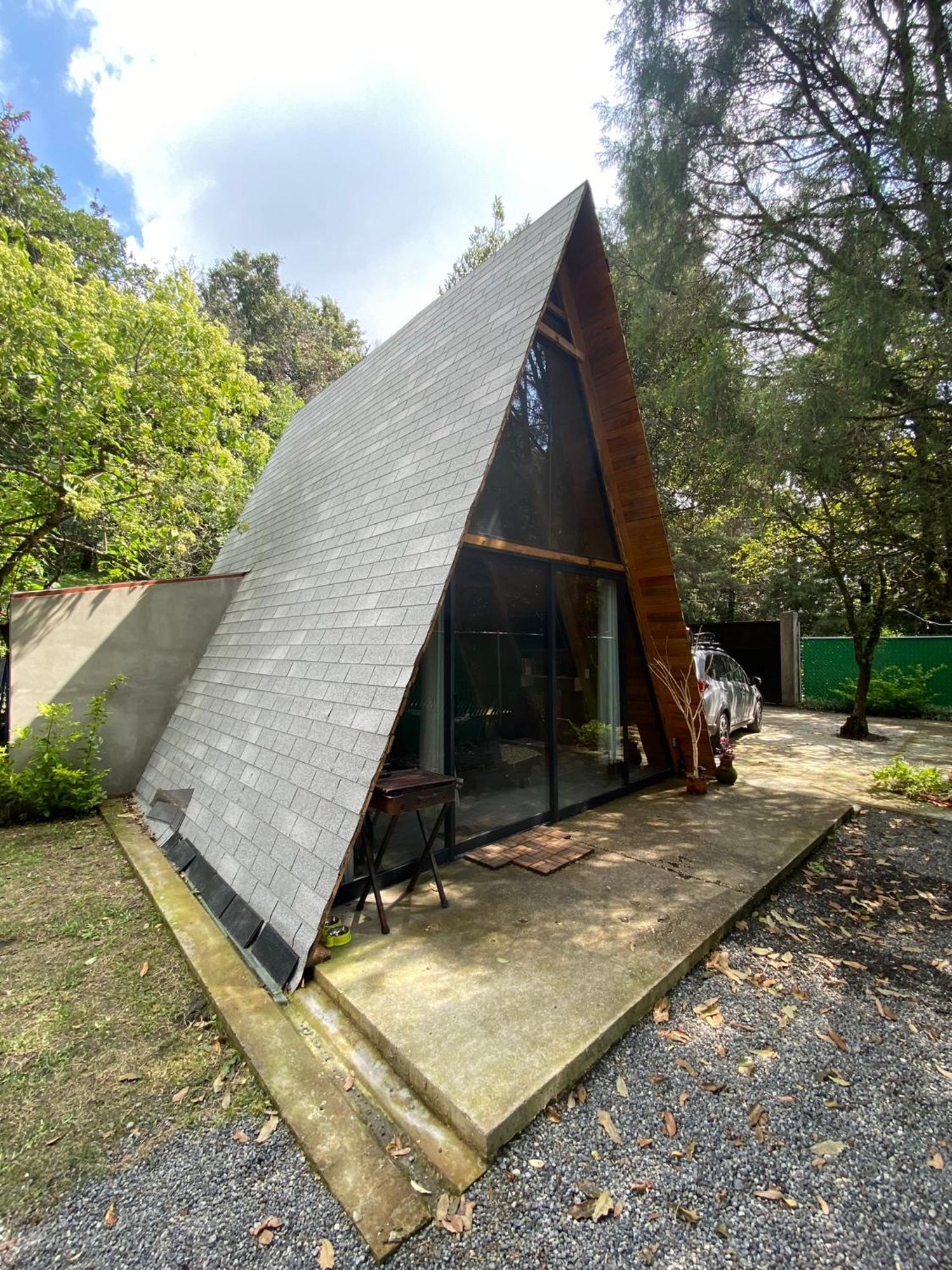 Alpina, Romantica Y Acogedora A 10 Minutos Del Centro Chalet Tepoztlan