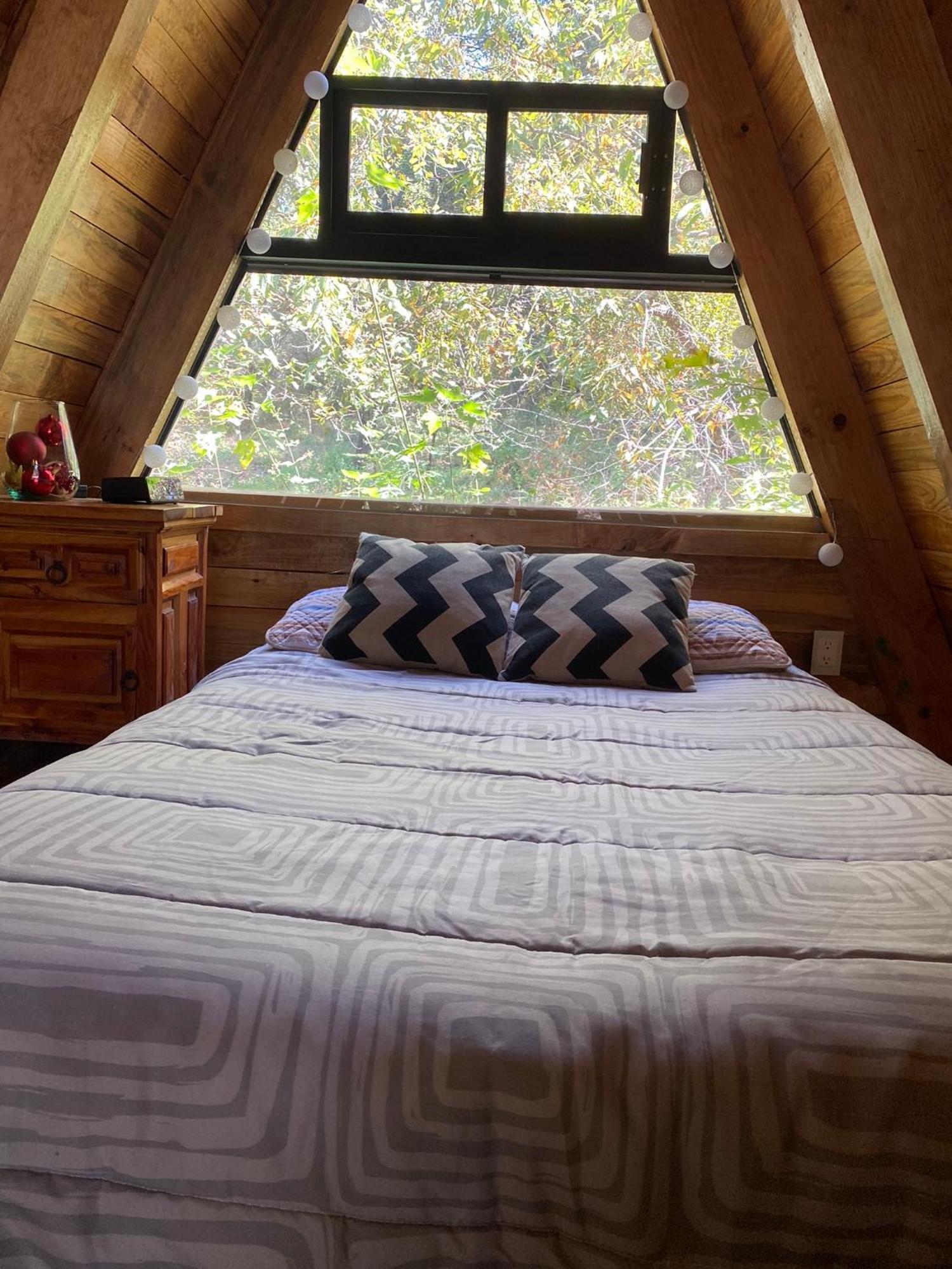 Alpina, Romantica Y Acogedora A 10 Minutos Del Centro Chalet Tepoztlan
