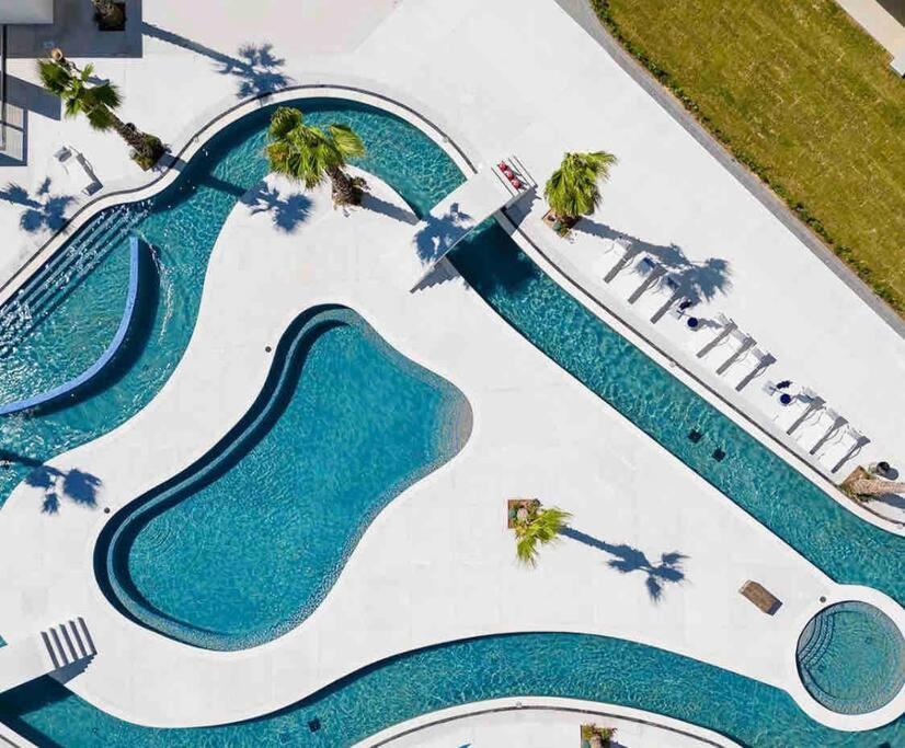 Encantame Towers Velero C302 * Playa Encanto