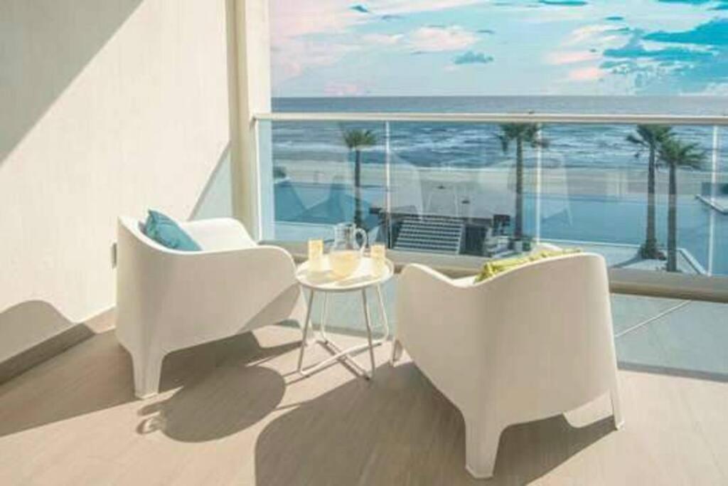 Encantame Towers Velero C302 Playa Encanto