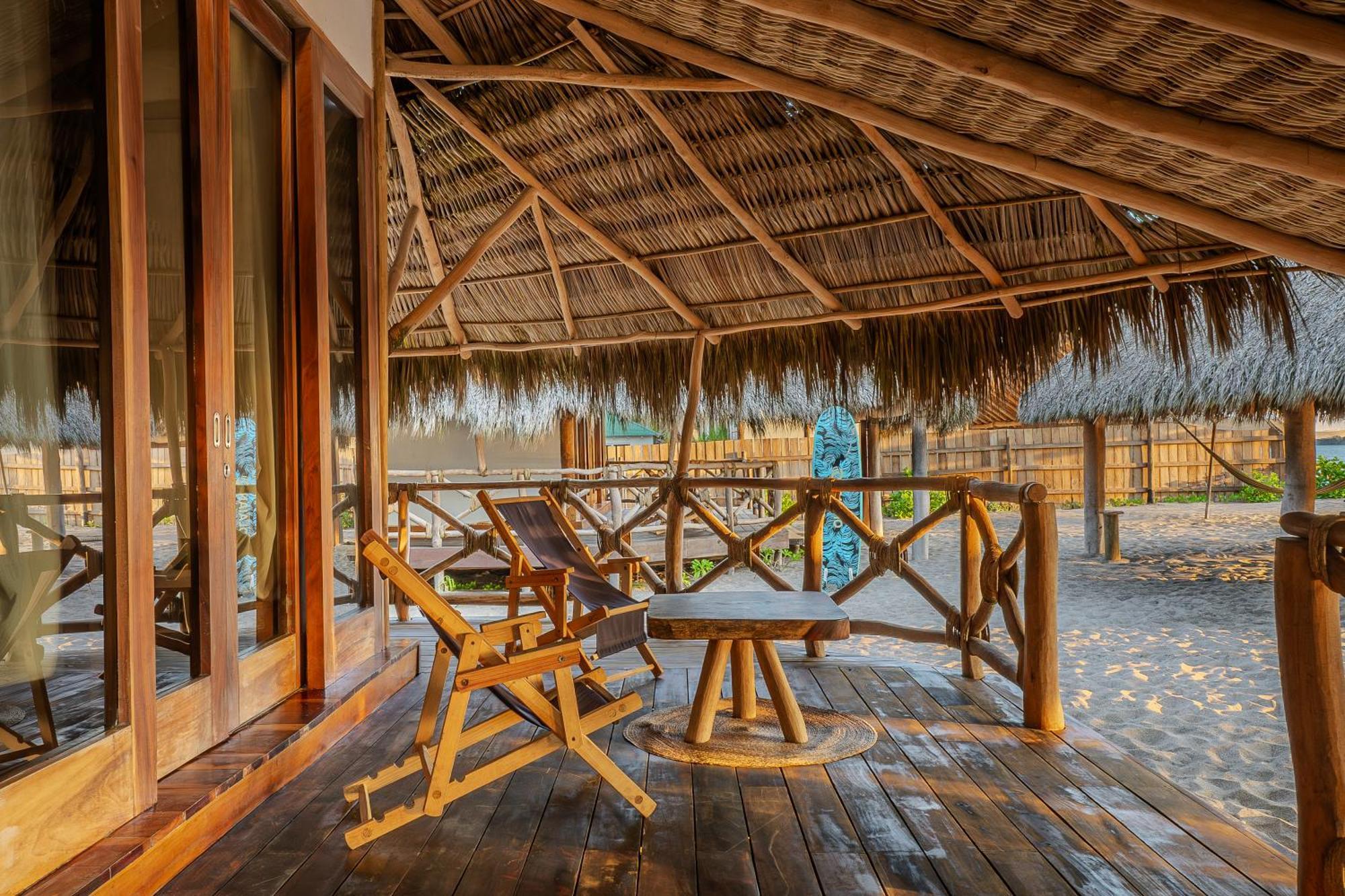 Aramar Palafitos Aparthotel La Manzanilla (Jalisco)