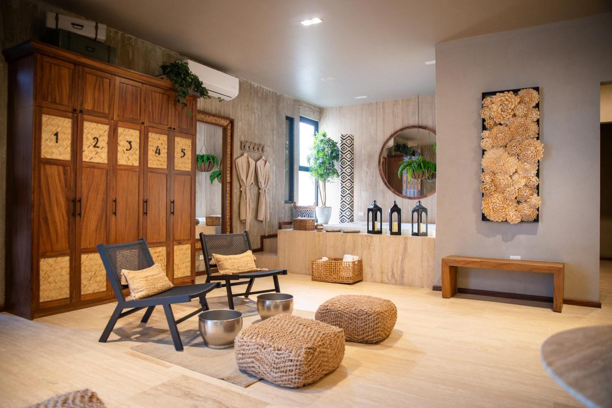 Andana Winery & 4*