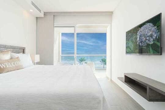 Encantame Towers Velero C302 * Playa Encanto