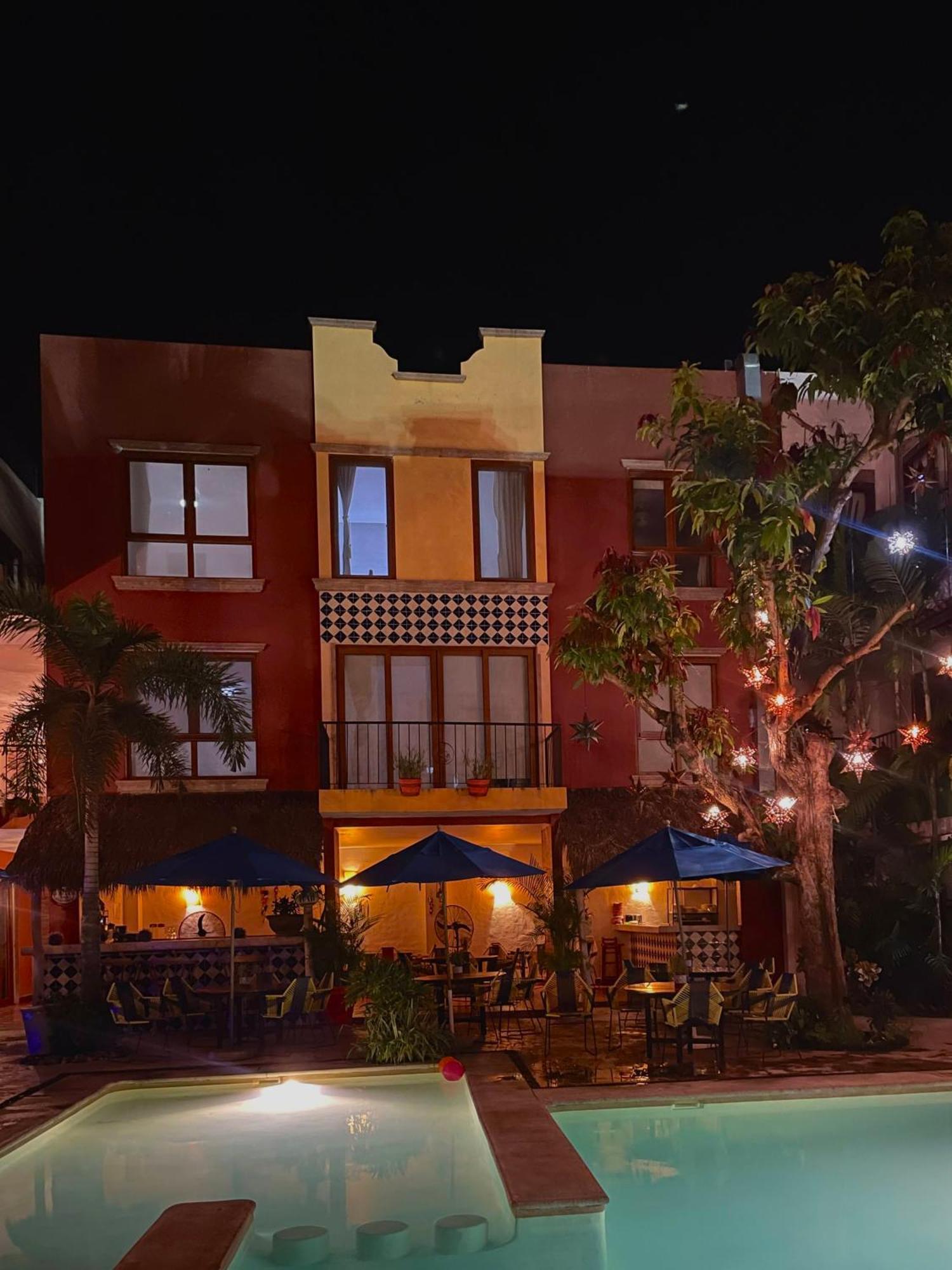 Casa Loteria: Colorful Family Retreat With Pool In Pueblito Hotel