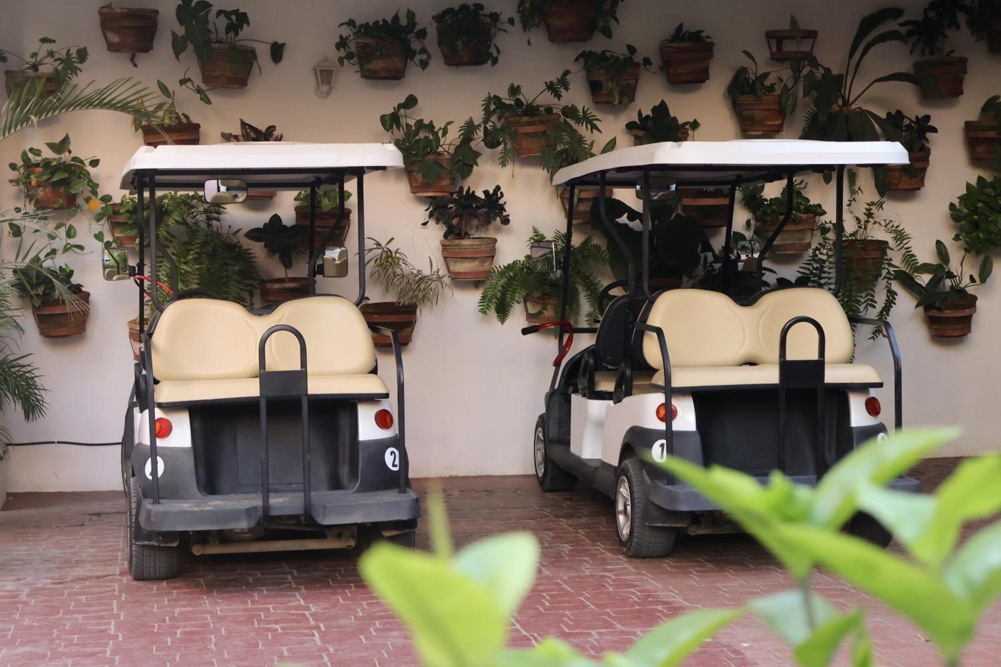 Casa Loteria: Colorful Family Retreat With Pool In Pueblito Hotel 4*