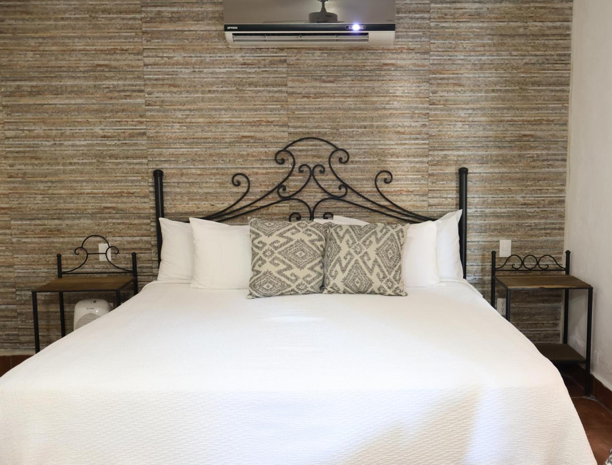 Casa Loteria: Colorful Family Retreat With Pool In Pueblito Hotel 4*