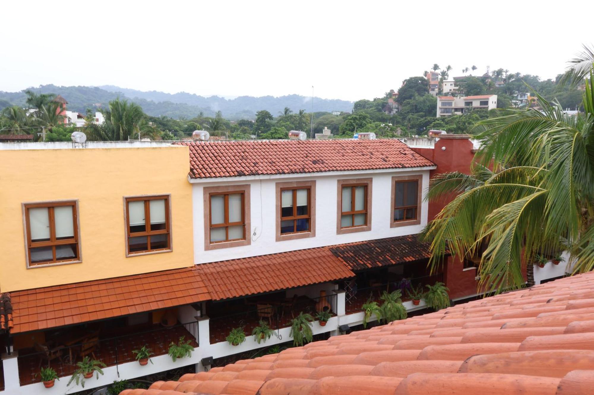 Casa Loteria: Colorful Family Retreat With Pool In Pueblito Sayulita