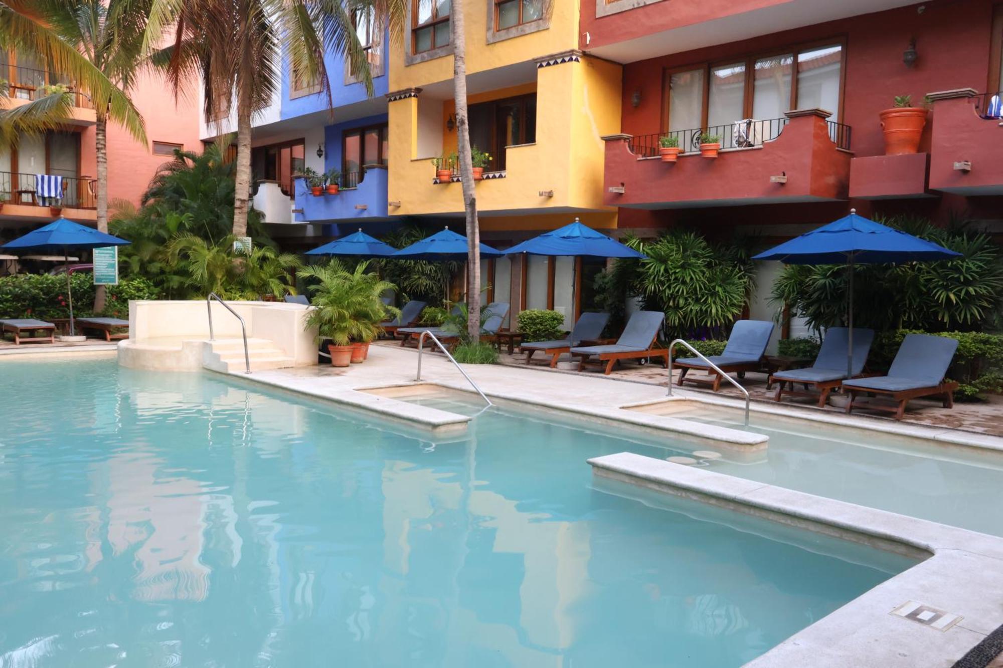 Hotel Casa Loteria: Colorful Family Retreat With Pool In Pueblito 4*