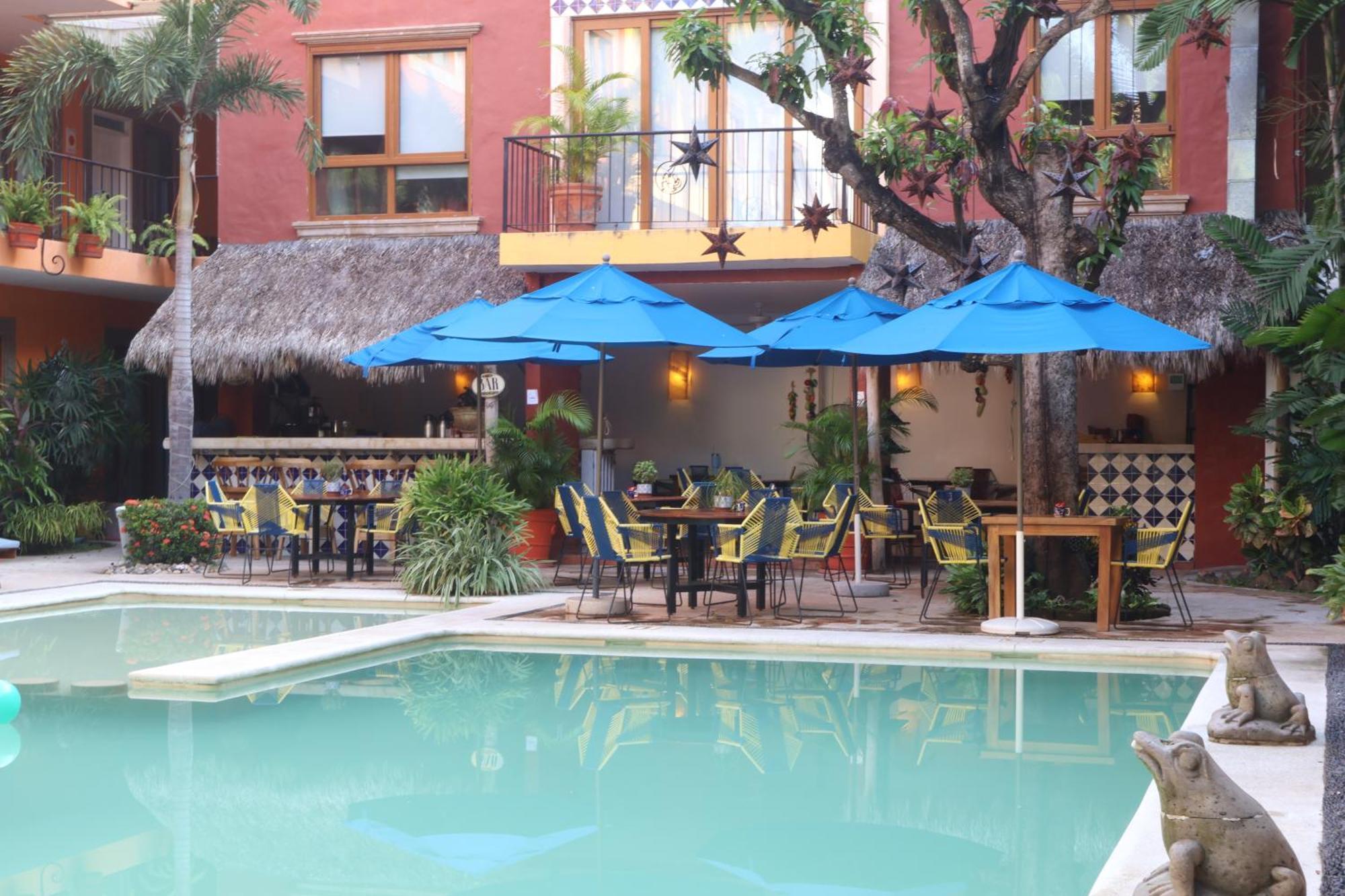 Casa Loteria: Colorful Family Retreat With Pool In Pueblito Sayulita
