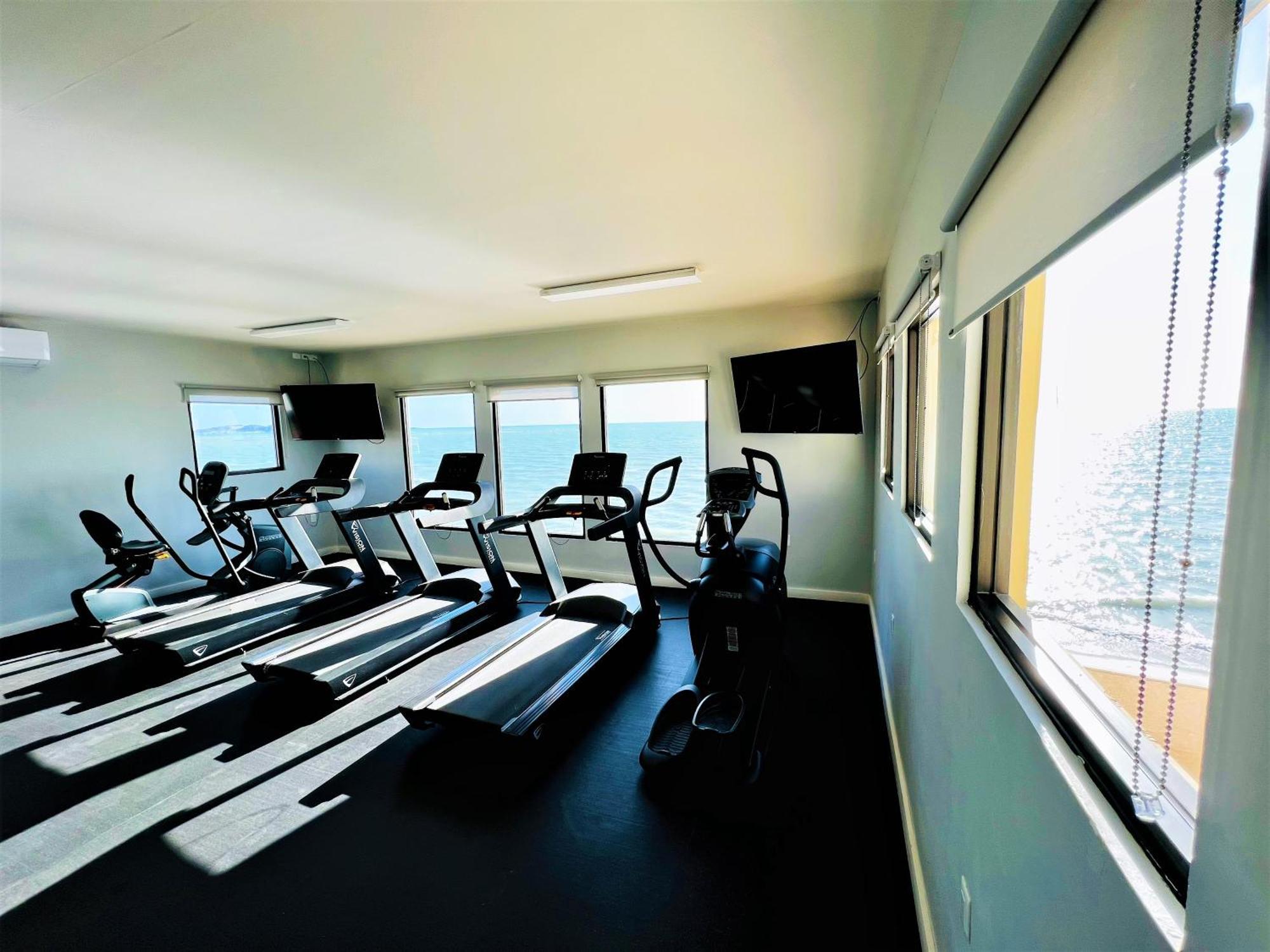Rocky Point - Ocean Front - King - - Sleeps12 - Gated - Pools Wi-fi Aparthotel