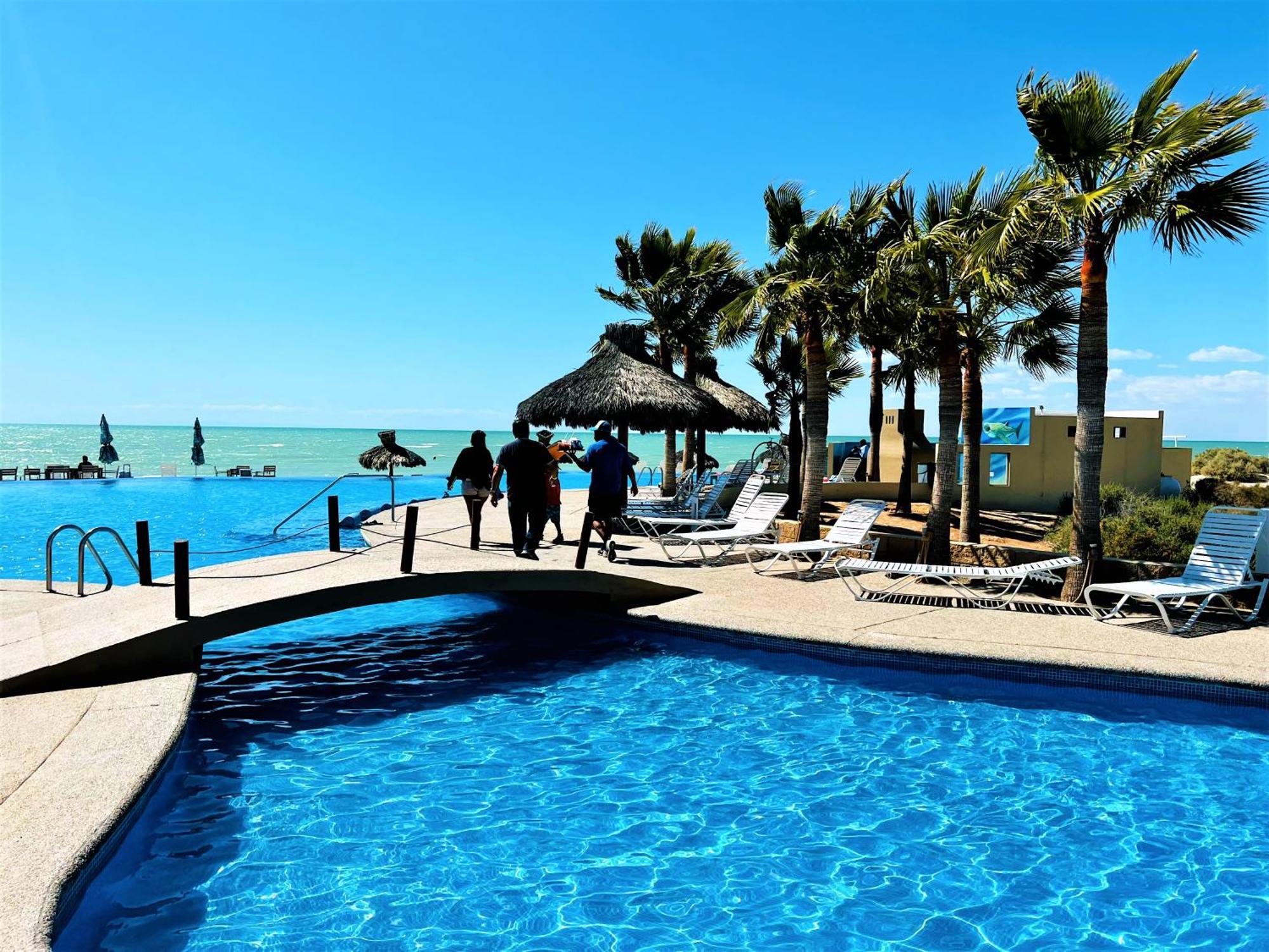 Rocky Point - Ocean Front - King - - Sleeps12 - Gated - Pools Wi-fi Aparthotel *