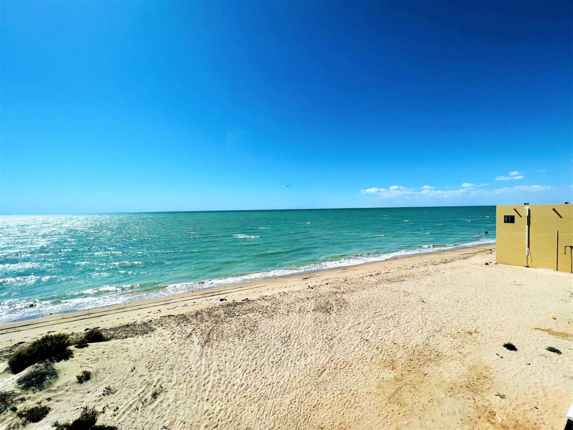 Aparthotel Rocky Point - Ocean Front - King - - Sleeps12 - Gated - Pools Wi-fi *