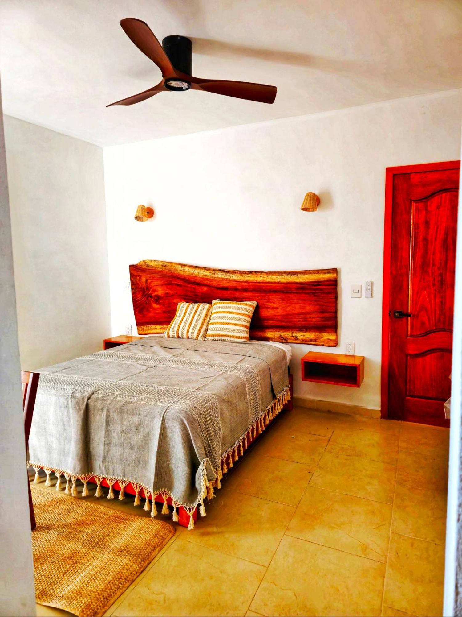Casa Flores Inn *