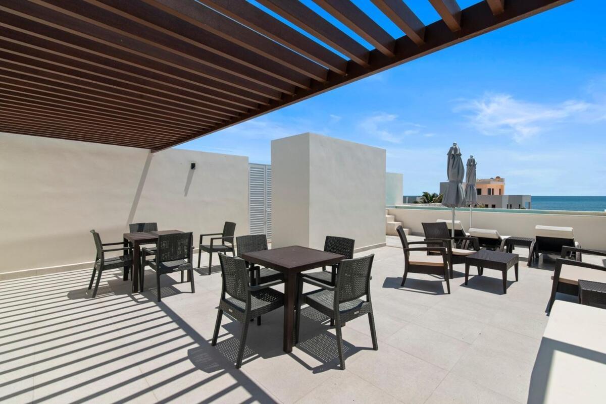 Seabreeze Private Hot Tub Access 11 Pools Apartment