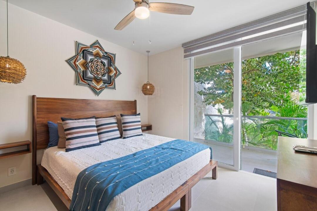 Seabreeze Private Hot Tub Access 11 Pools Apartment