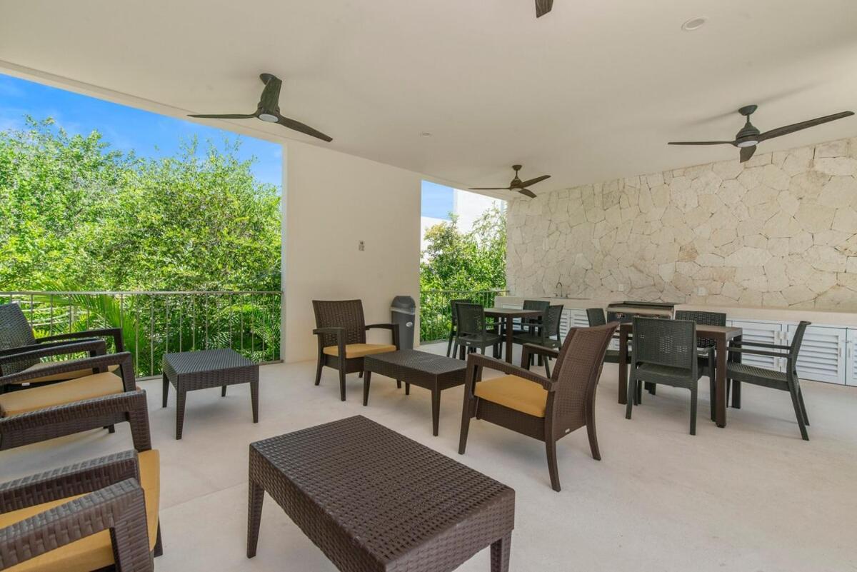 Apartment Seabreeze Private Hot Tub Access 11 Pools