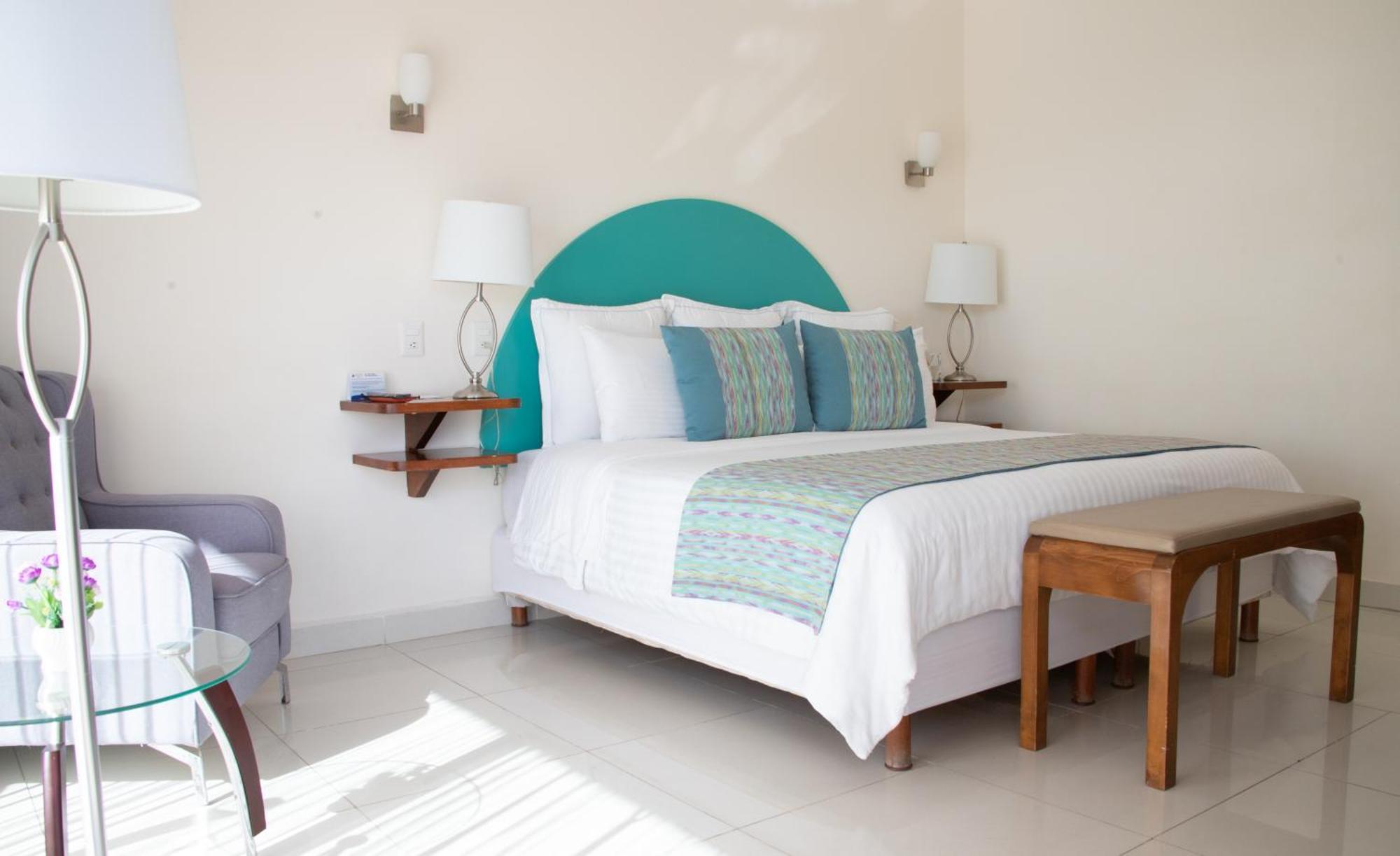 The Westmarine Waterfront Hotel La Paz