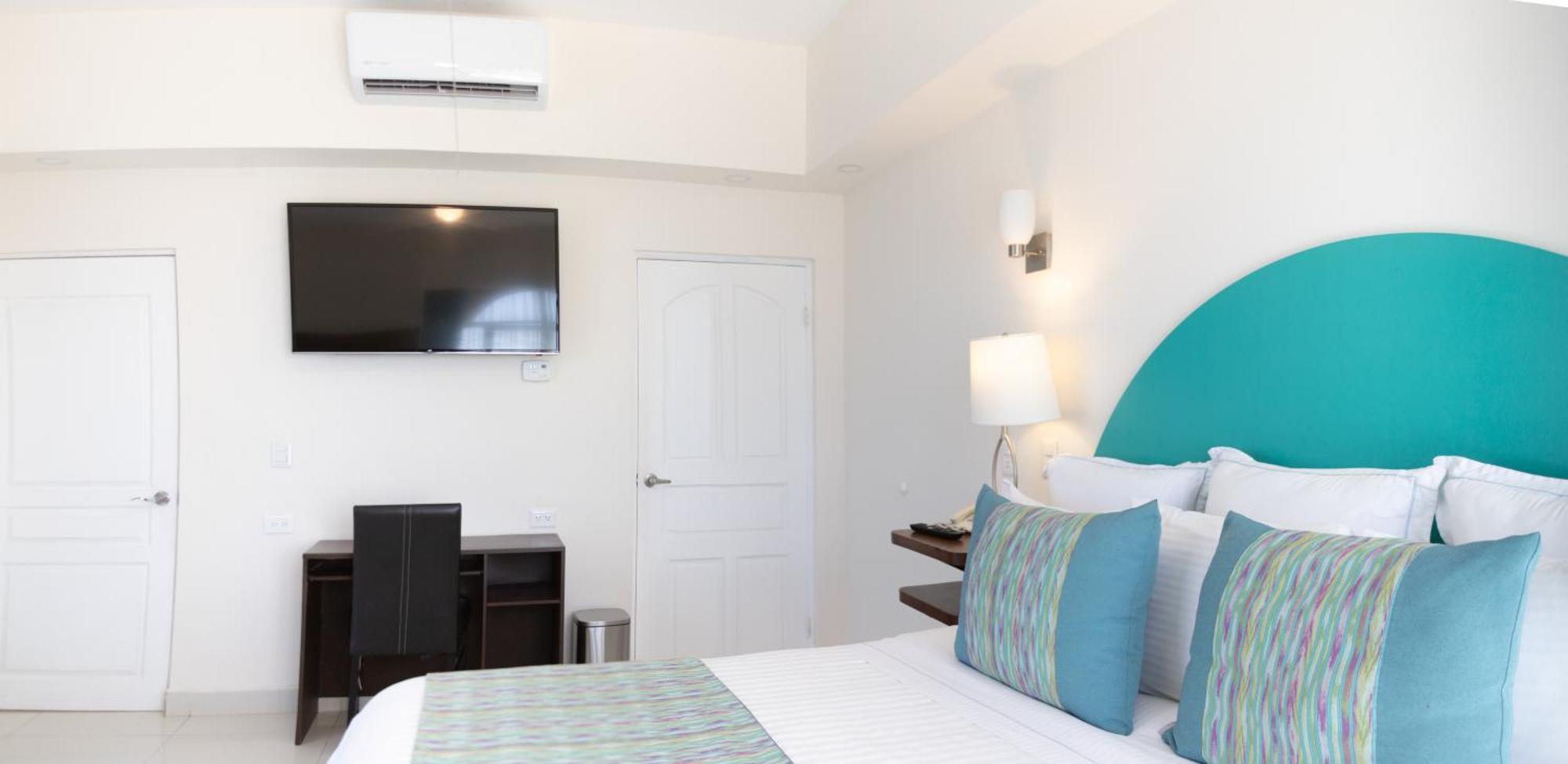 The Westmarine Waterfront 4* La Paz