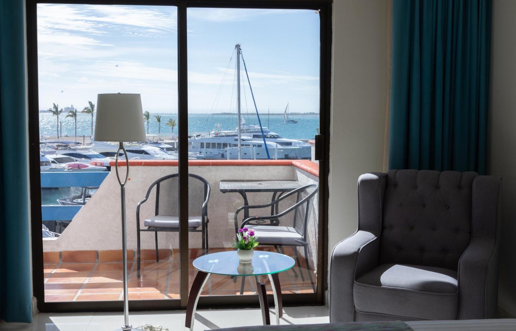 The Westmarine Waterfront Hotel 4*