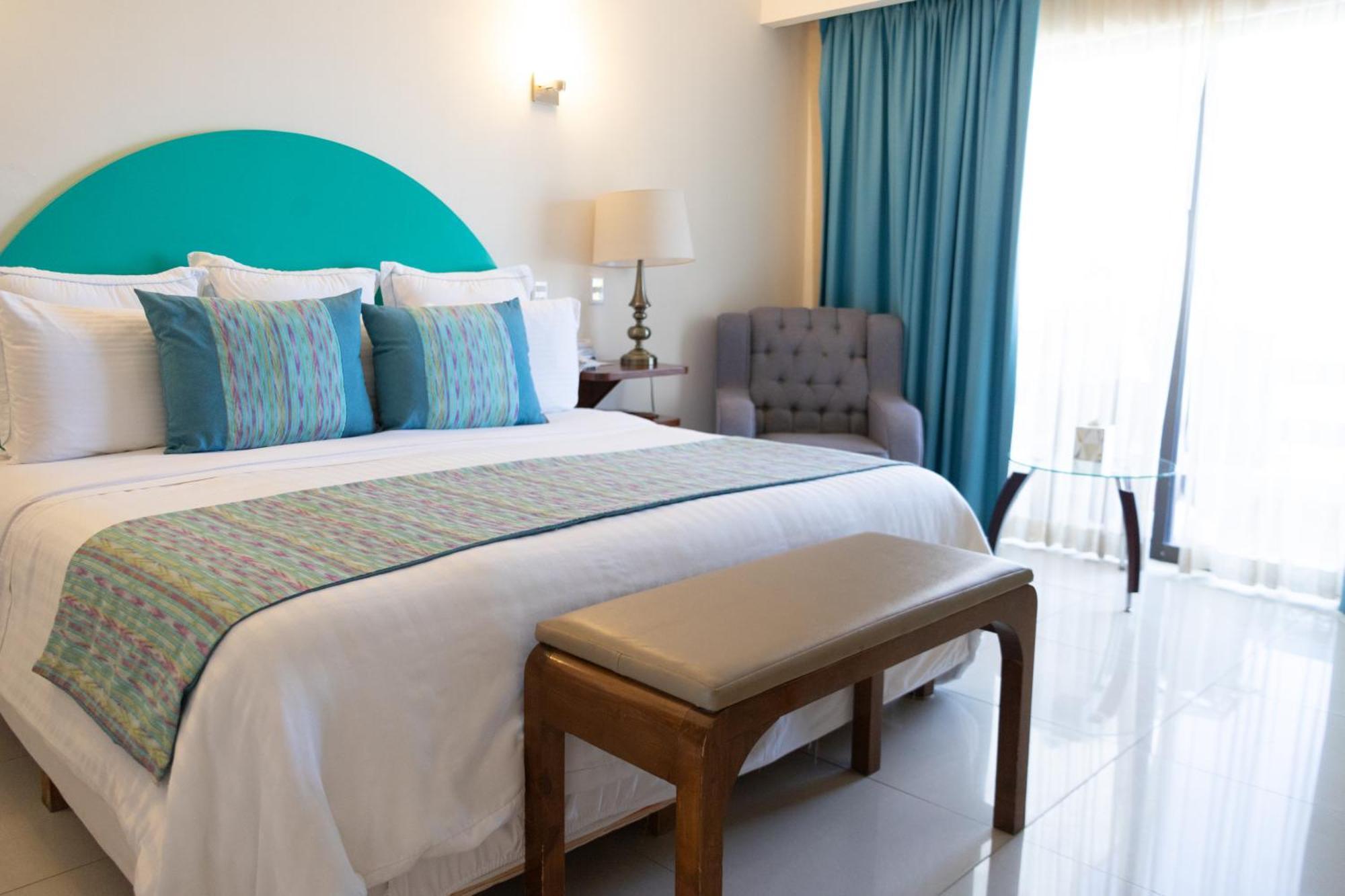 The Westmarine Waterfront Hotel La Paz