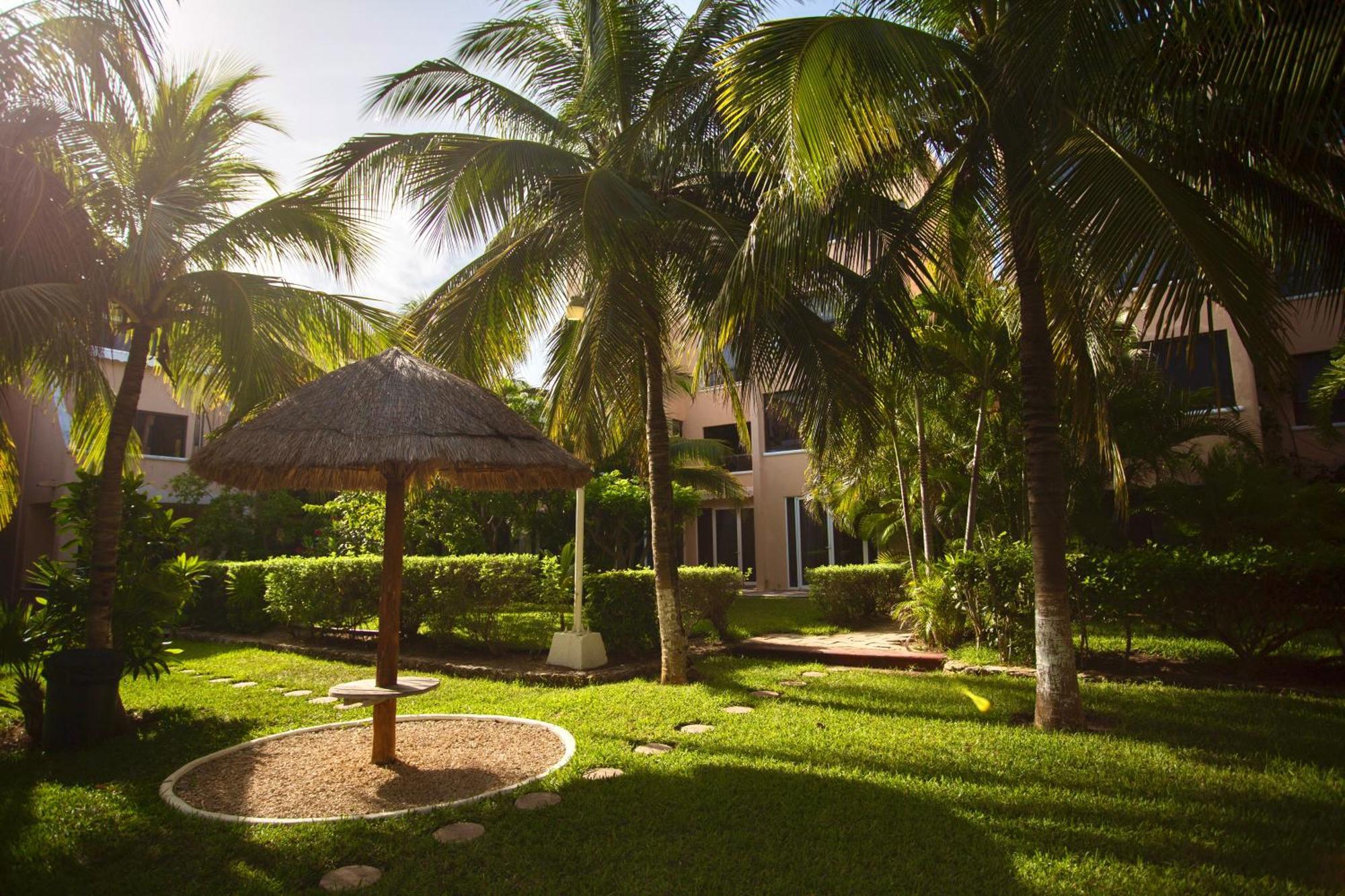 Loft With Pool - A Few Steps From The Beach! Apartment Cancun