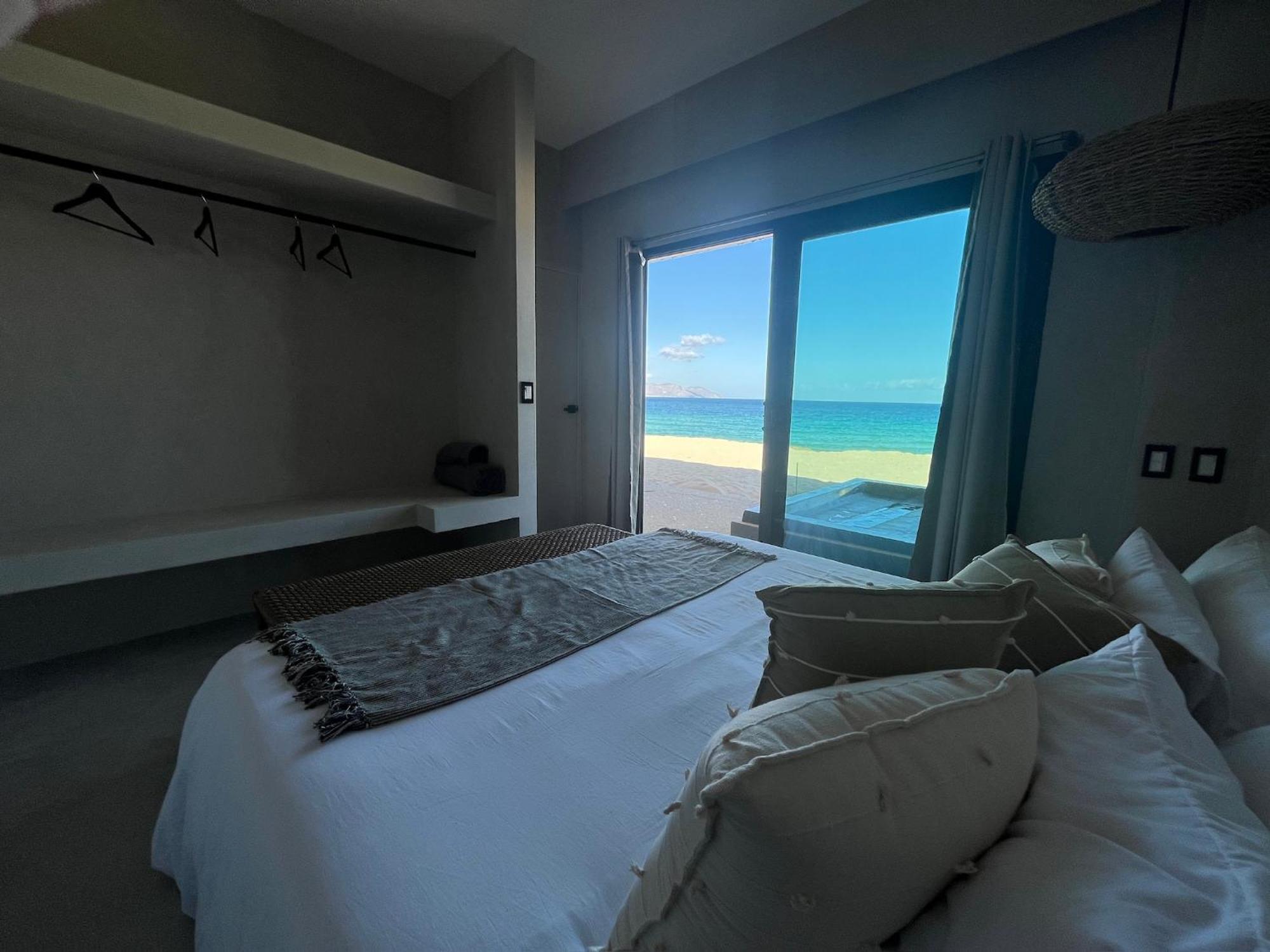 Beachfront With Jacuzzi Bahia Turquesa La Paz