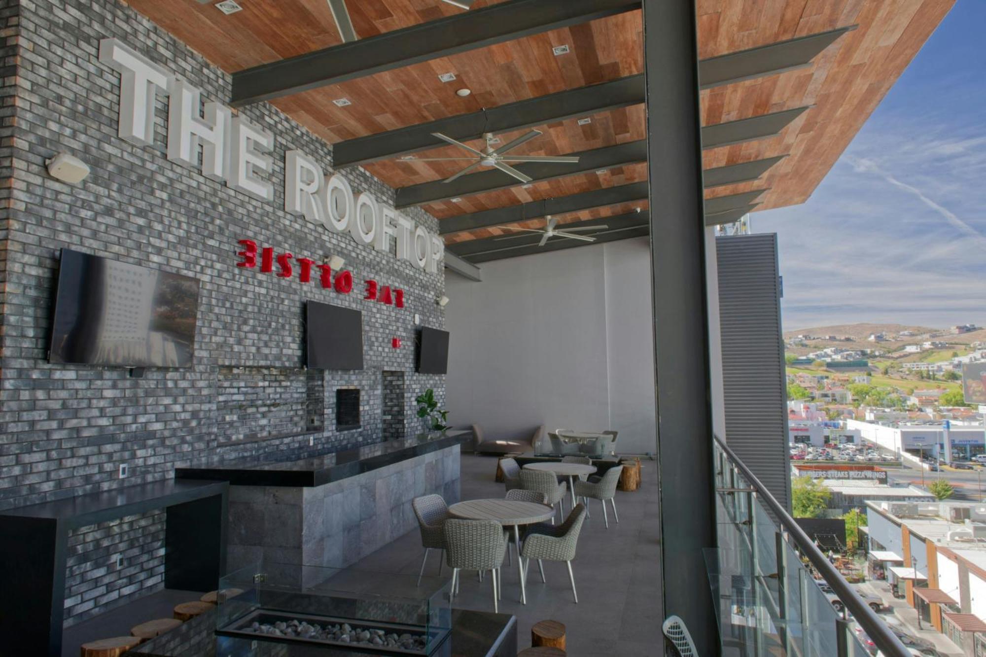 Four Points By Sheraton Uno Hotel