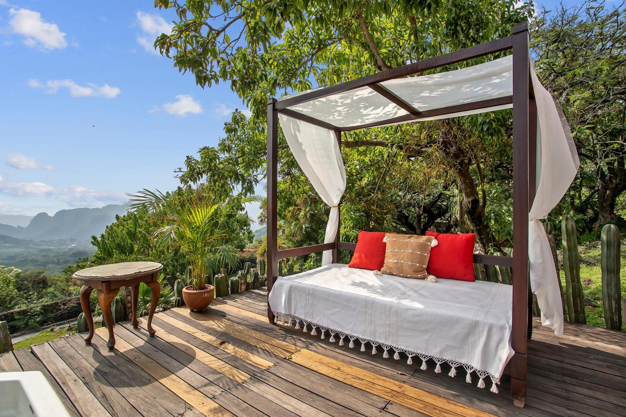 Casanevo Luxury Retreat With Breathtaking Views Pool And Hot Tub On 40000 Sq Ft Holiday home *