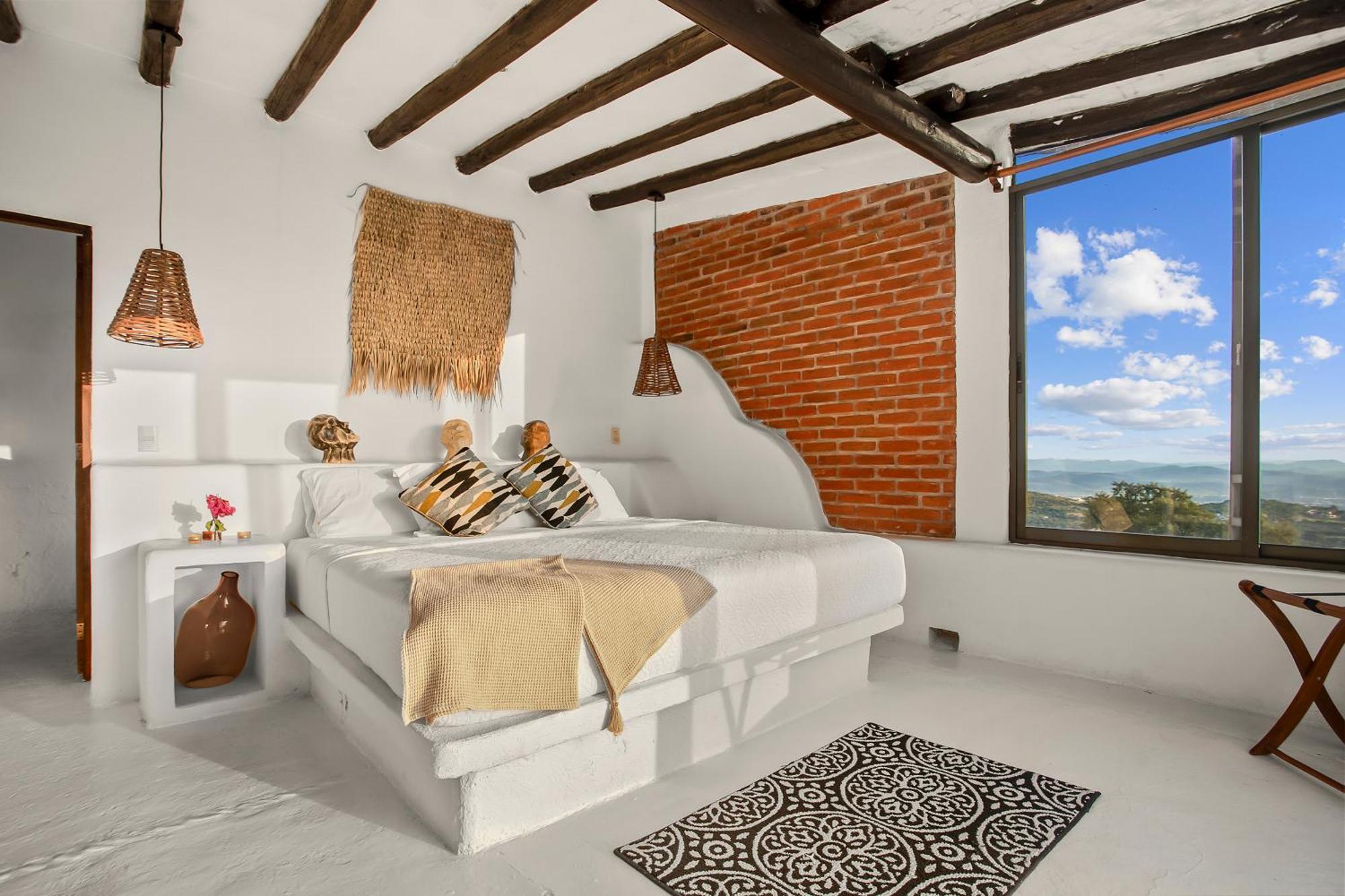Casanevo Luxury Retreat With Breathtaking Views Pool And Hot Tub On 40000 Sq Ft Holiday home *