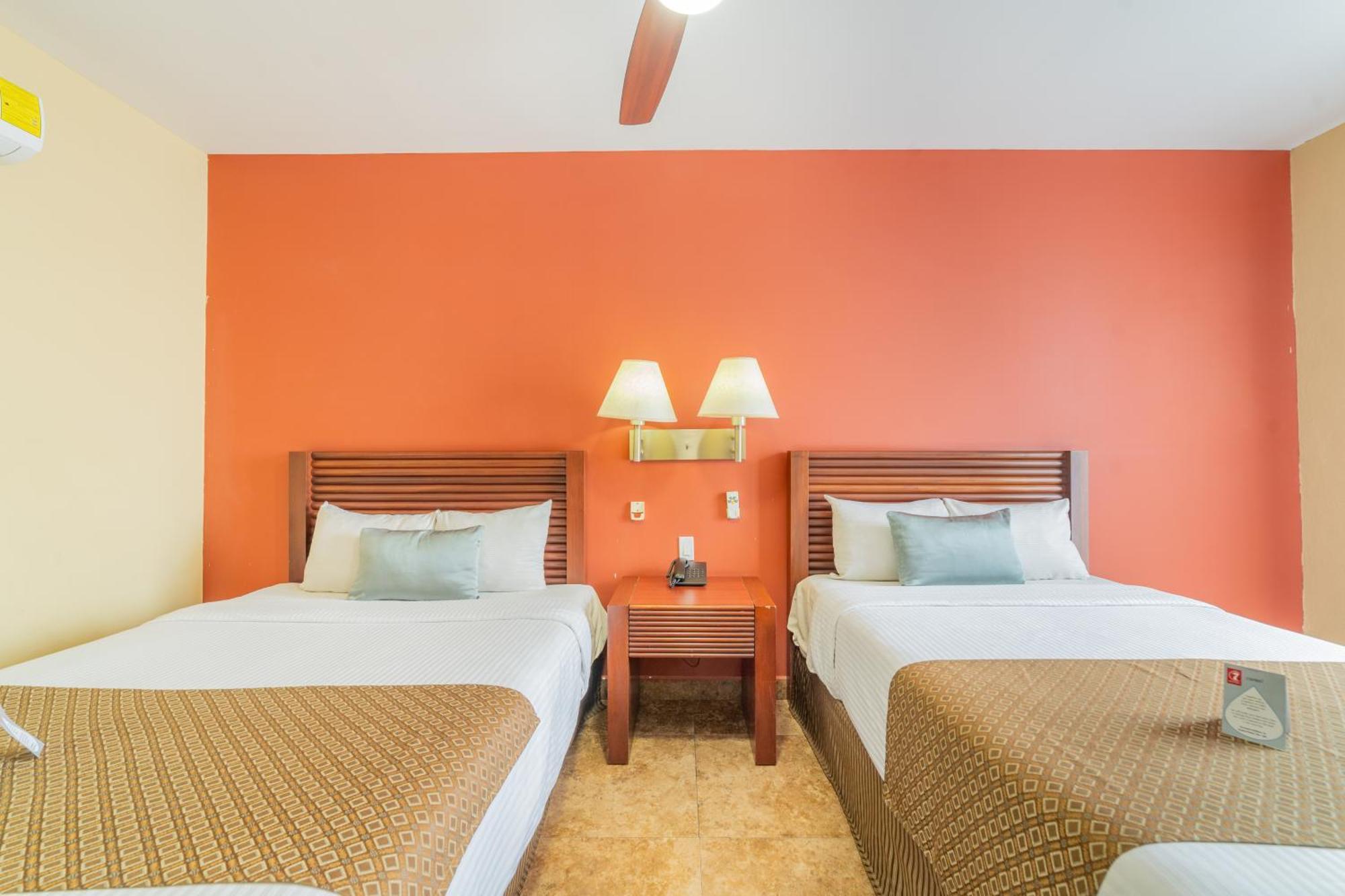Hotel Seven Crown Centro Historico 4*
