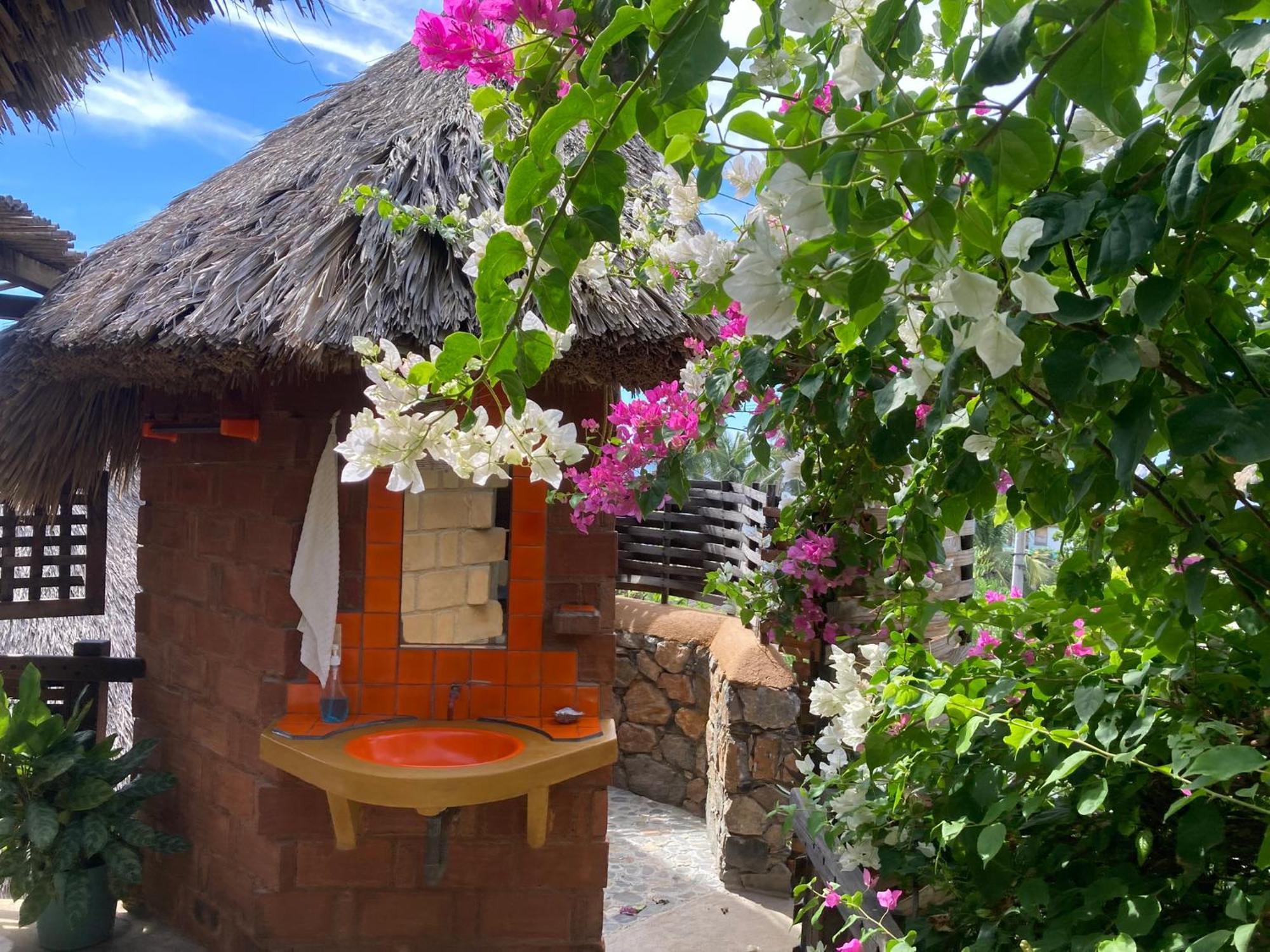 Hotel La Loma Linda, Bungalows, Yoga And Feldenkrais, Starlink Internet Zipolite