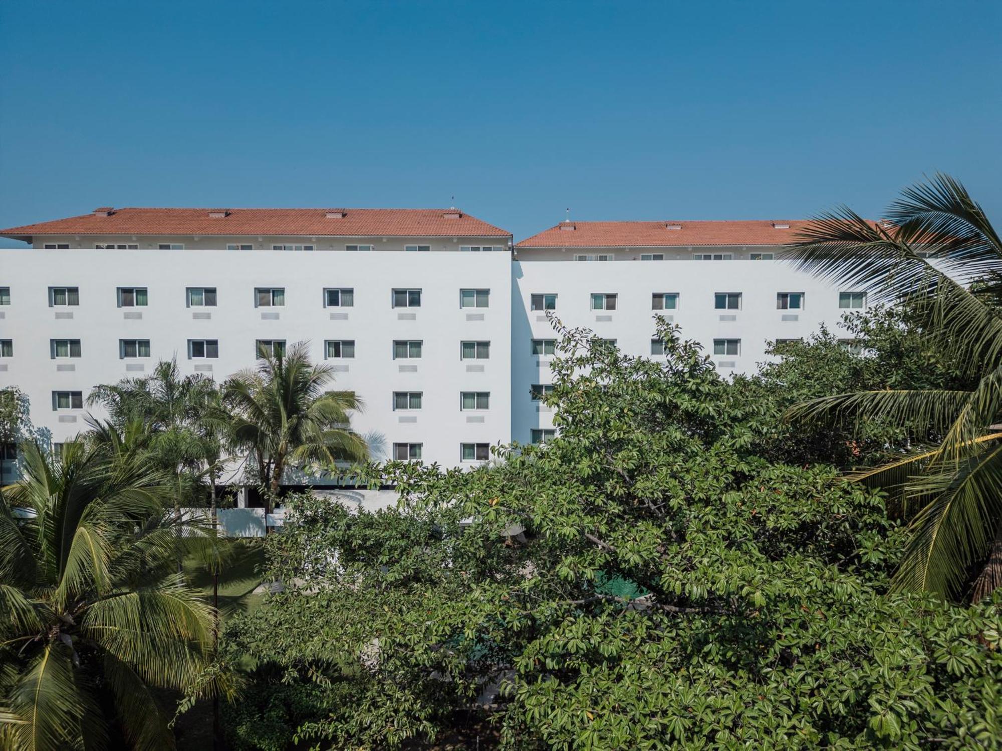 Comfort Golfside & Marina Inn 4*