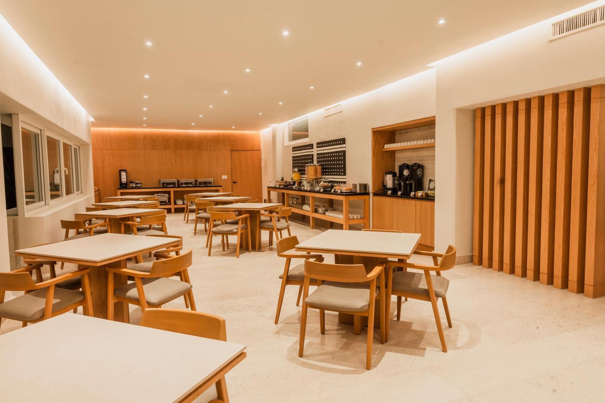 Comfort Golfside & Marina Inn 4*