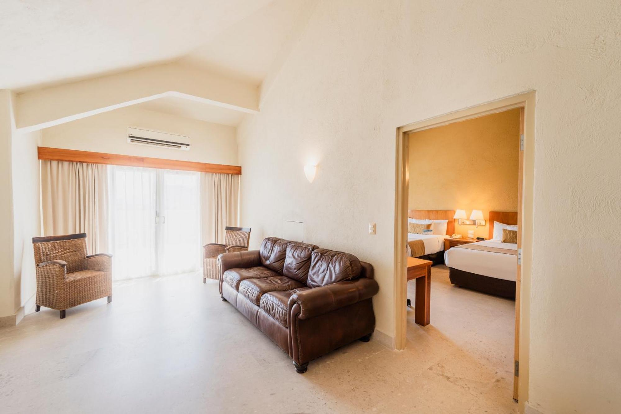 Inn Comfort Golfside & Marina 4*
