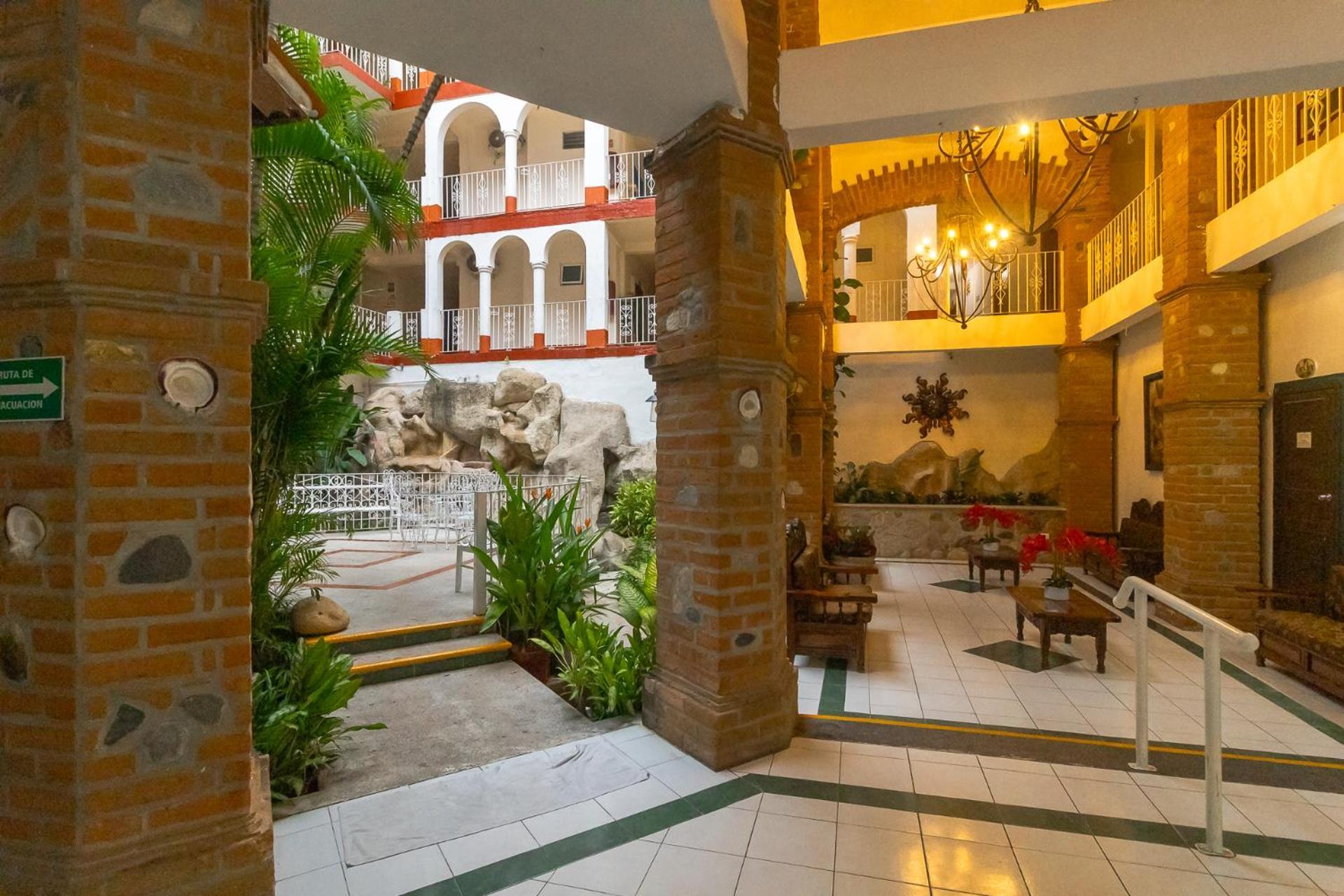 Hotel Encino Malecon Centro