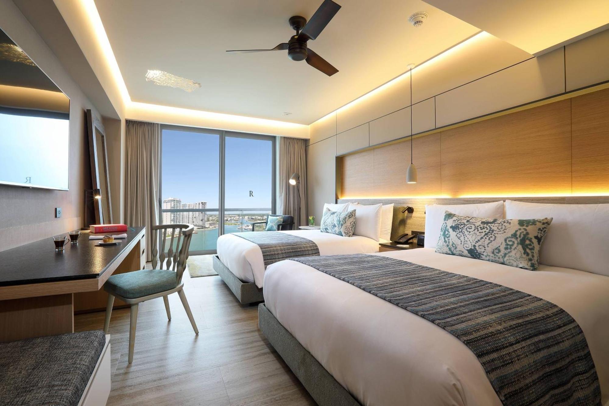 Renaissance & Marina 5* Cancun