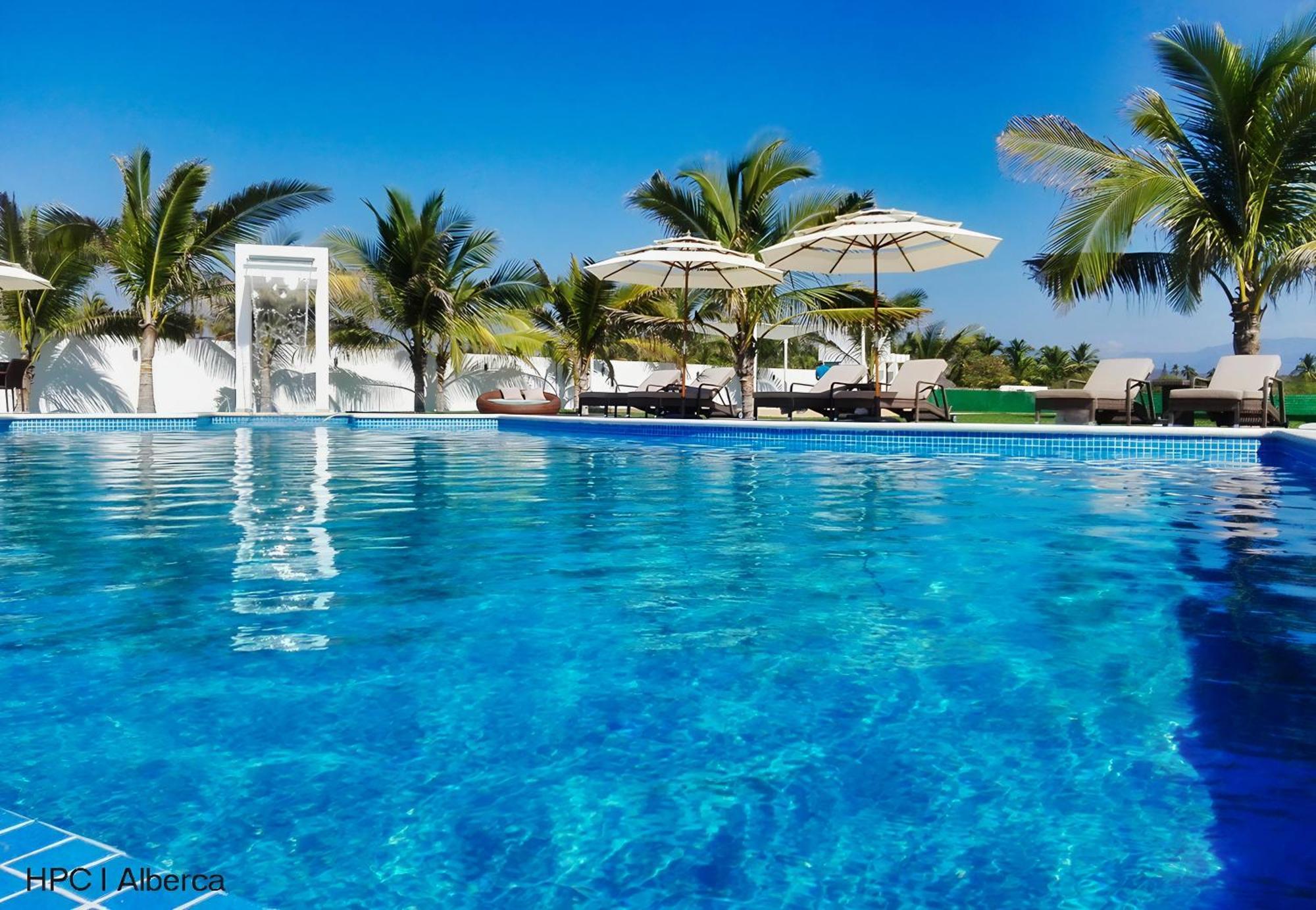 Hidden Paradise Club *